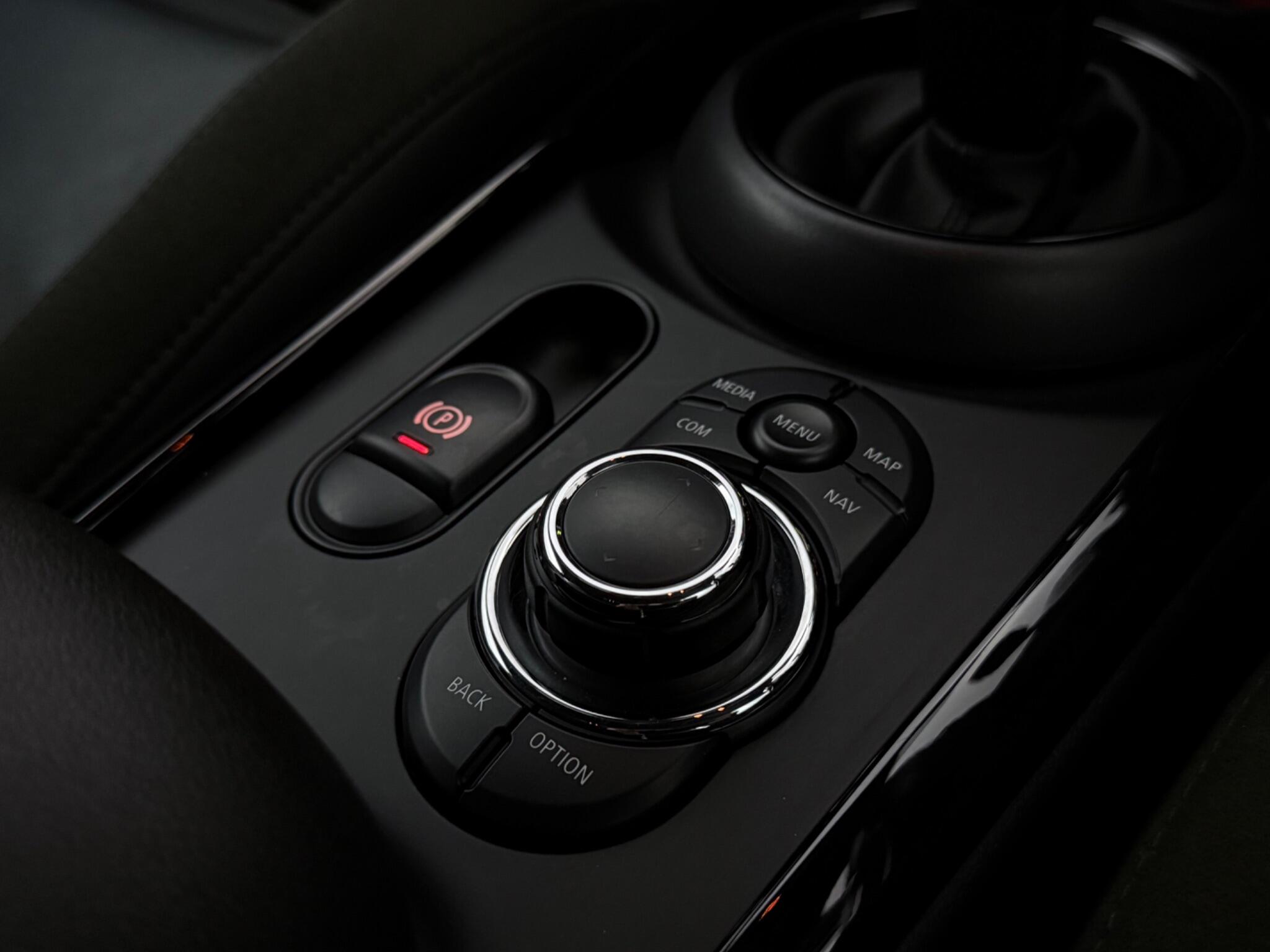Mini Clubman view 18
