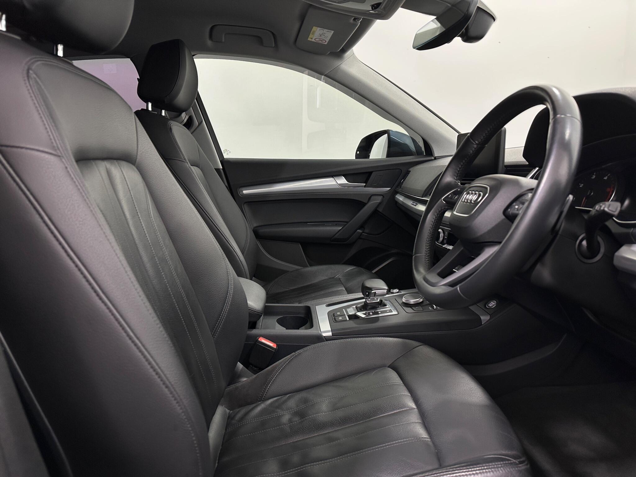 Audi Q5 view 32