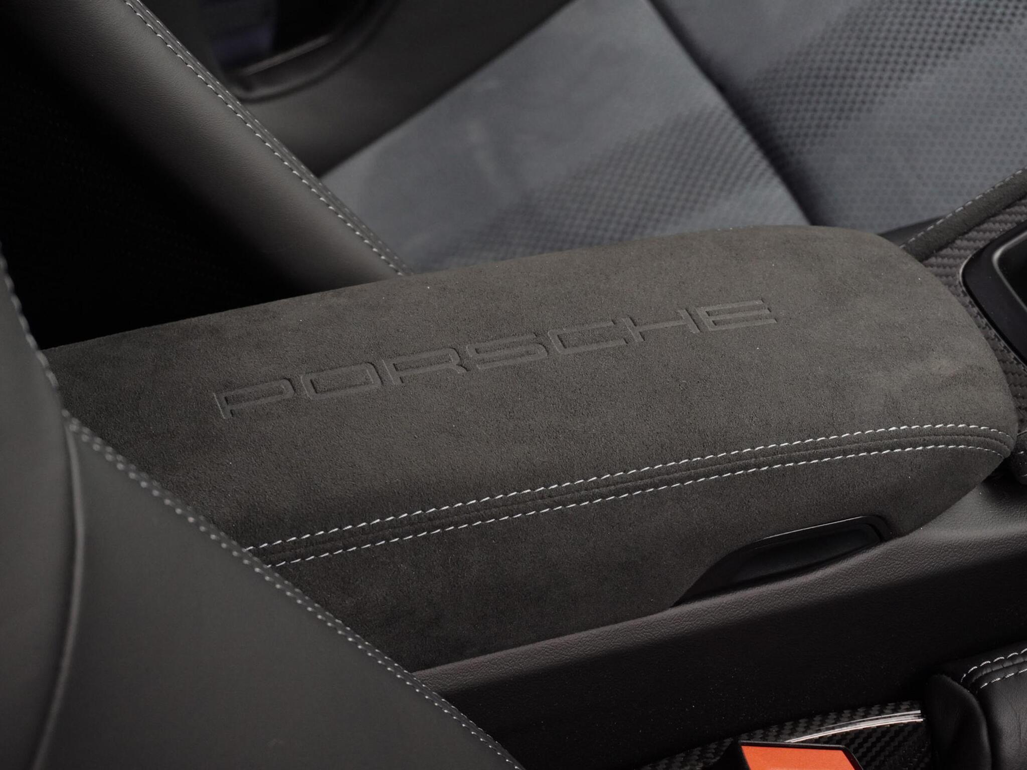 Porsche Cayman view 32