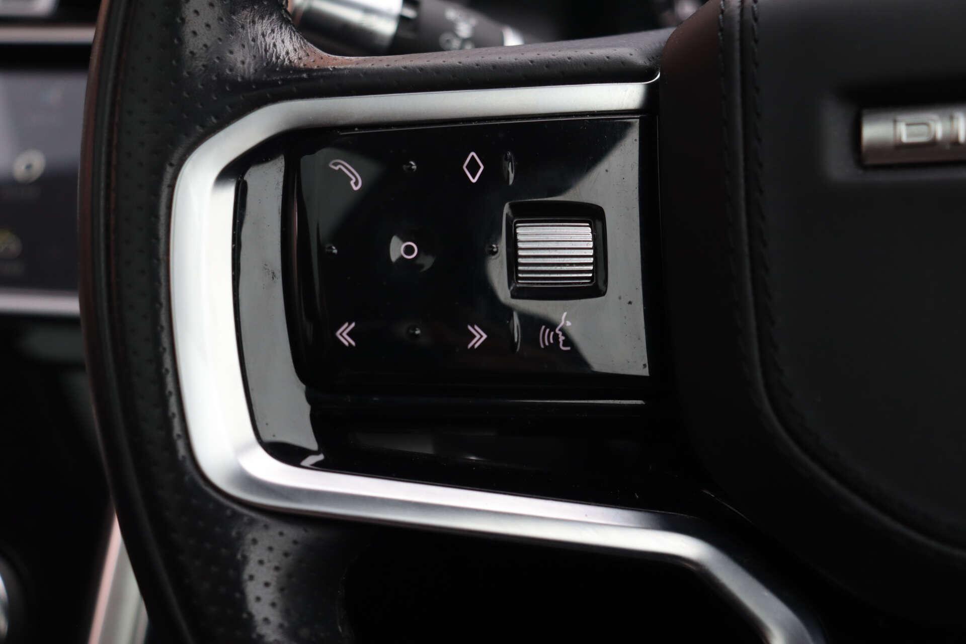 Land Rover Discovery Sport view 31