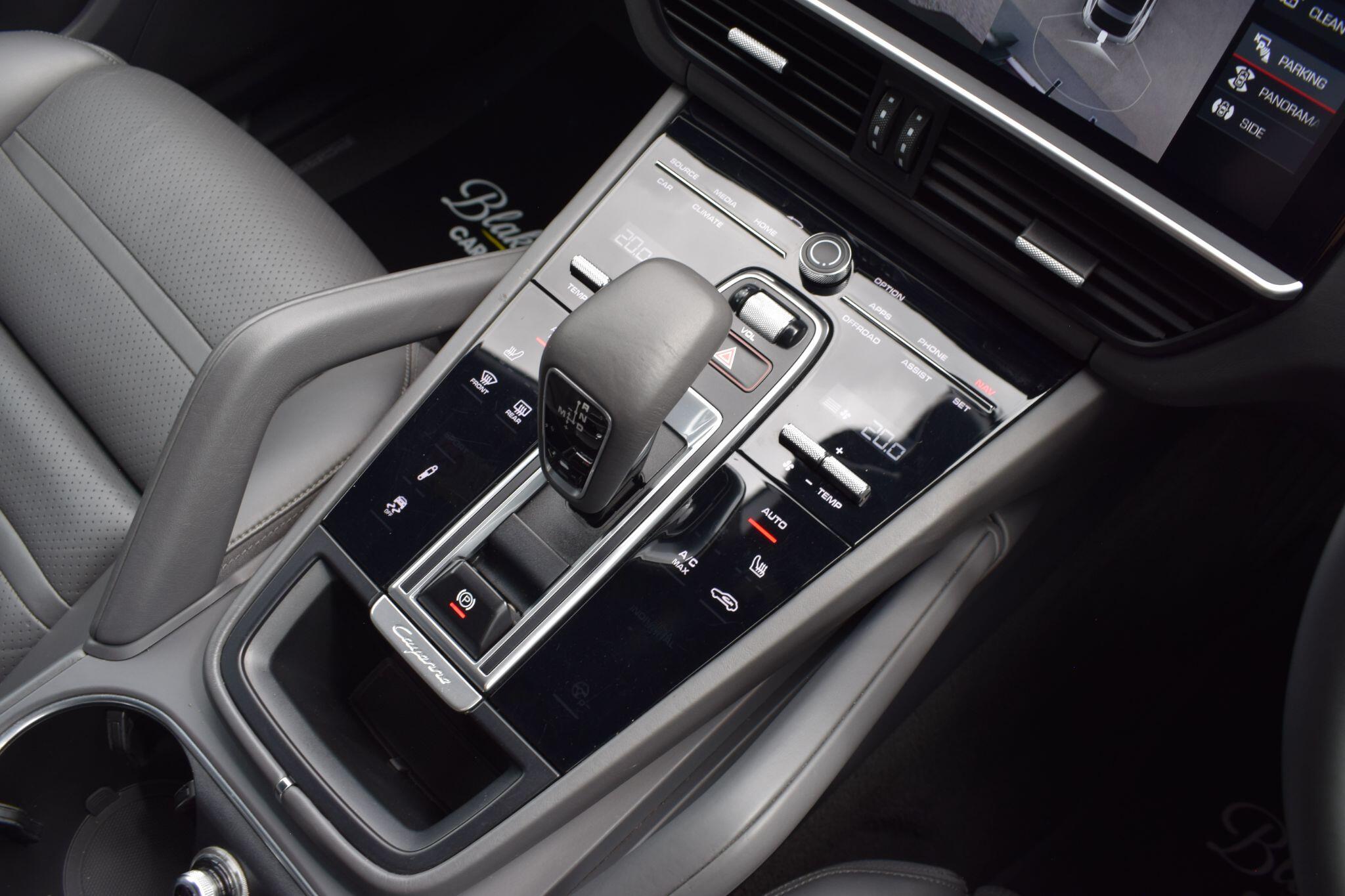 Porsche Cayenne view 11