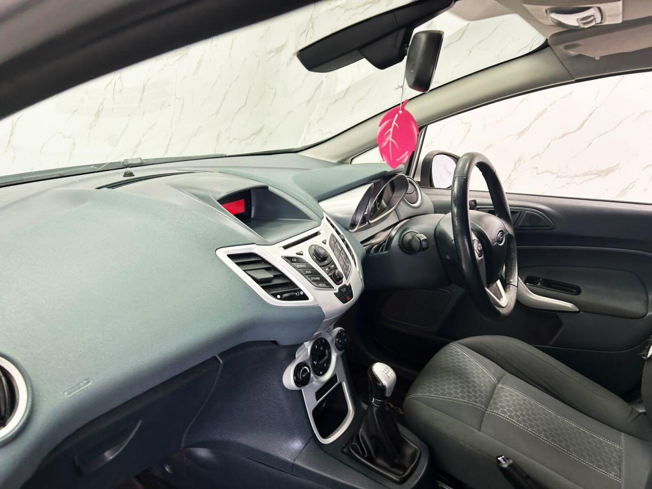 Ford Fiesta view 14