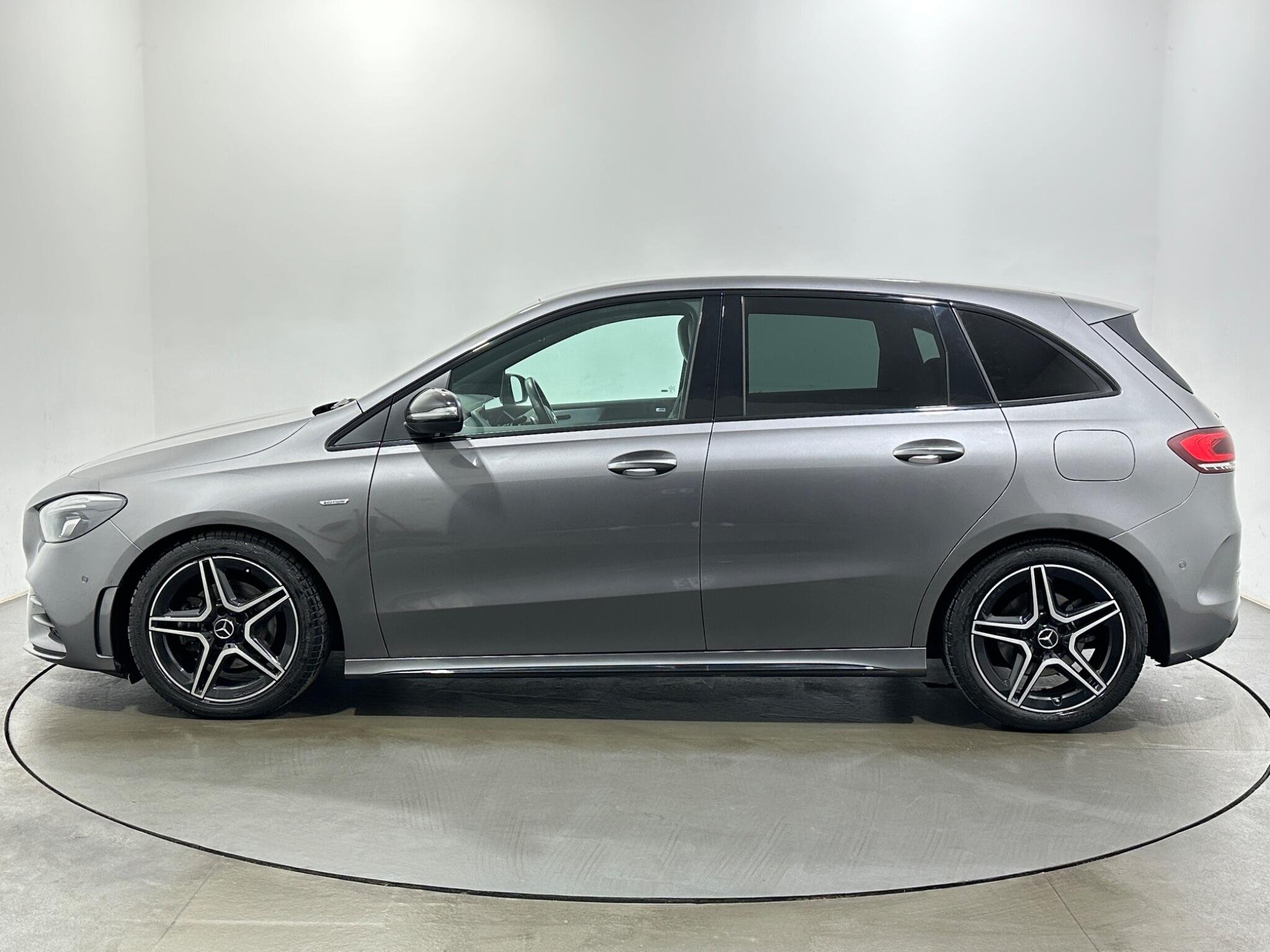 Mercedes-Benz B-Class view 5