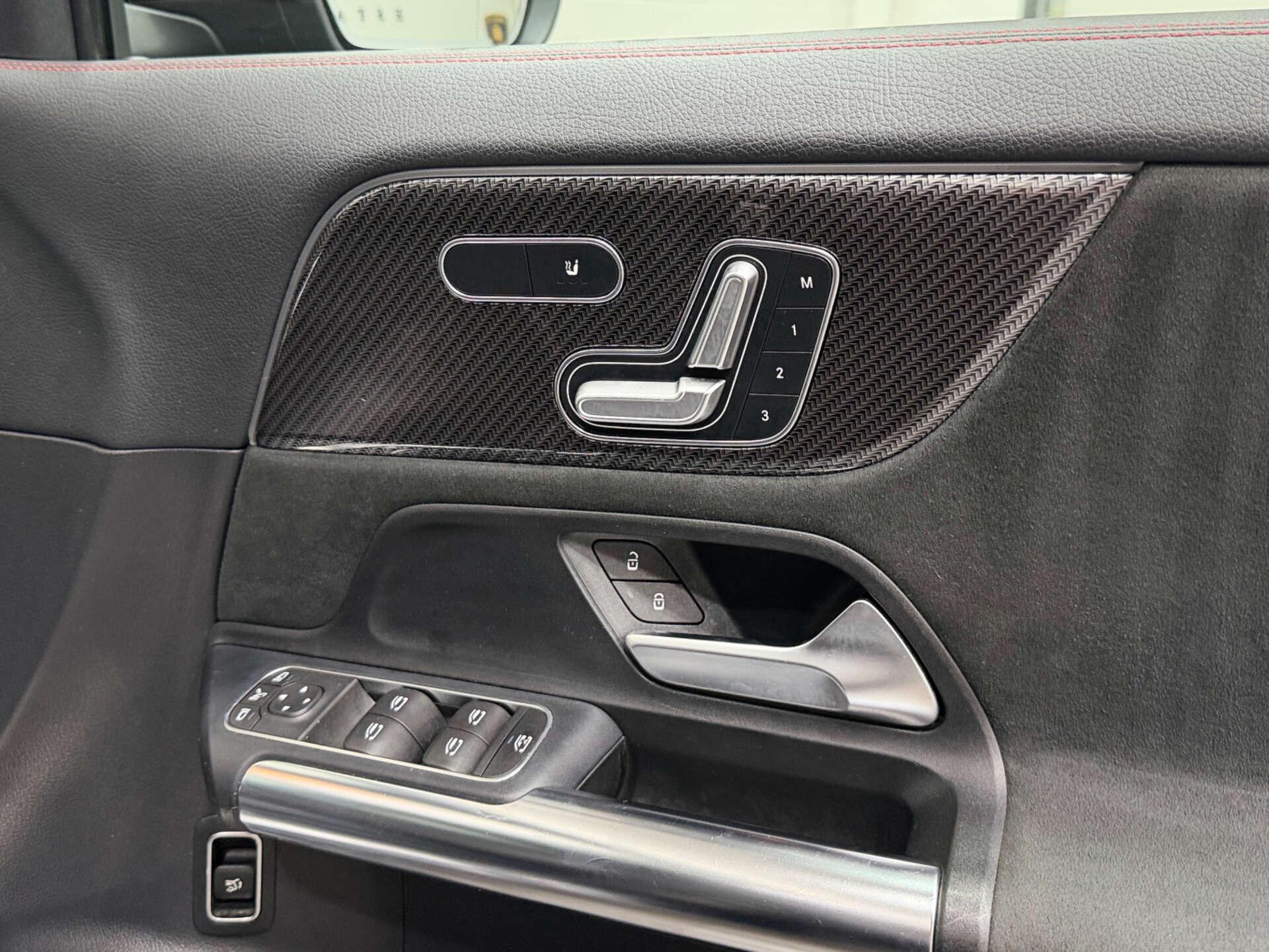 Mercedes-Benz Gla view 31