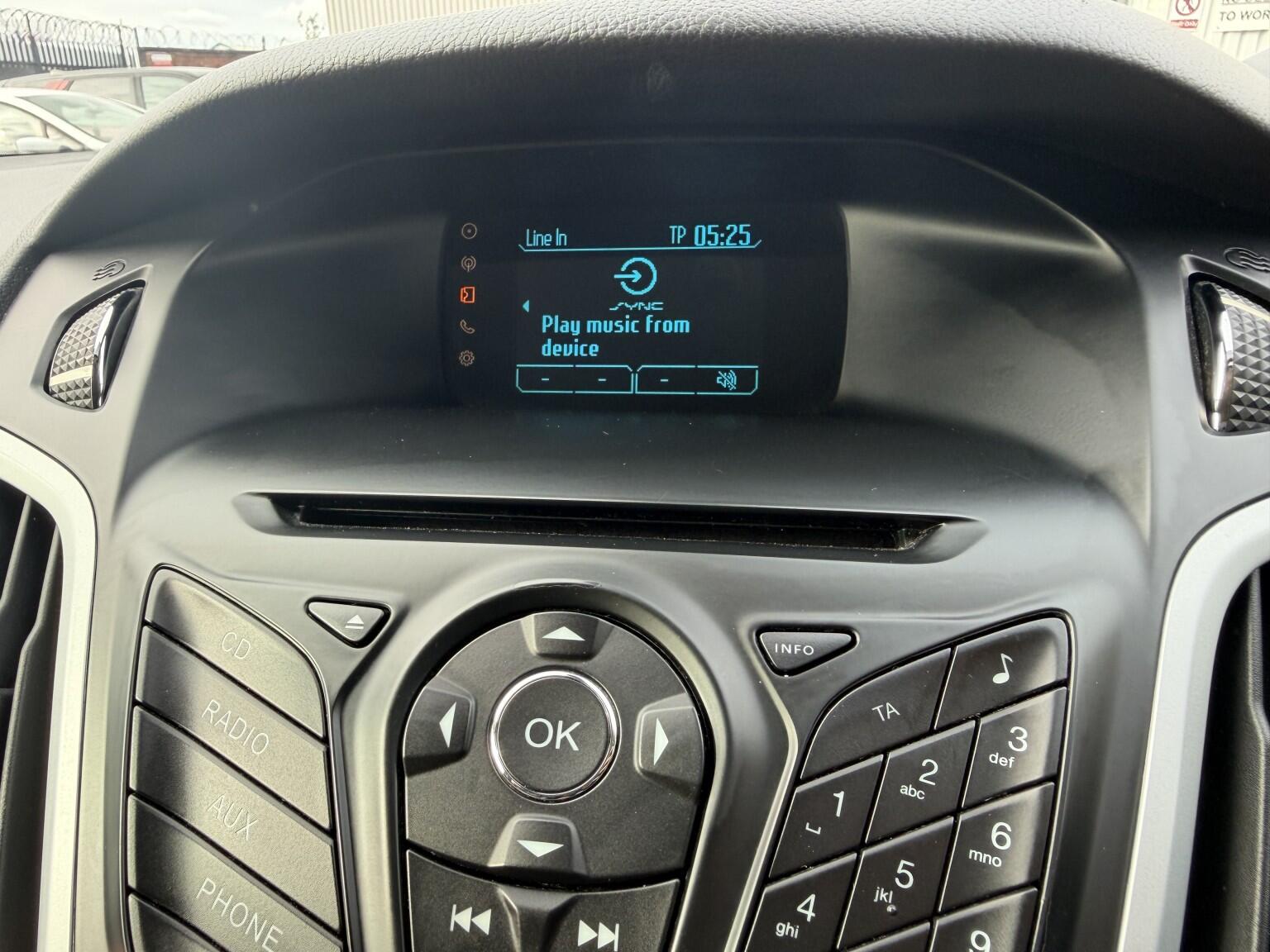Ford Focus view 39