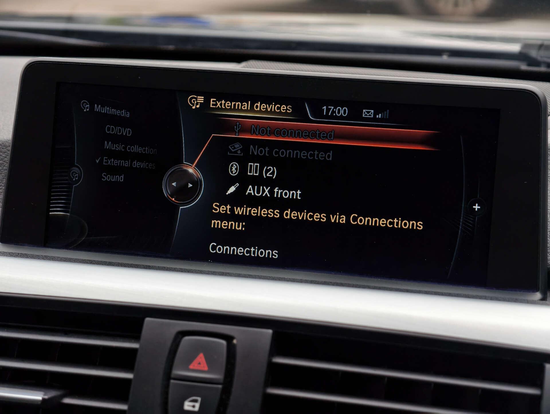 BMW 3 Series view 40