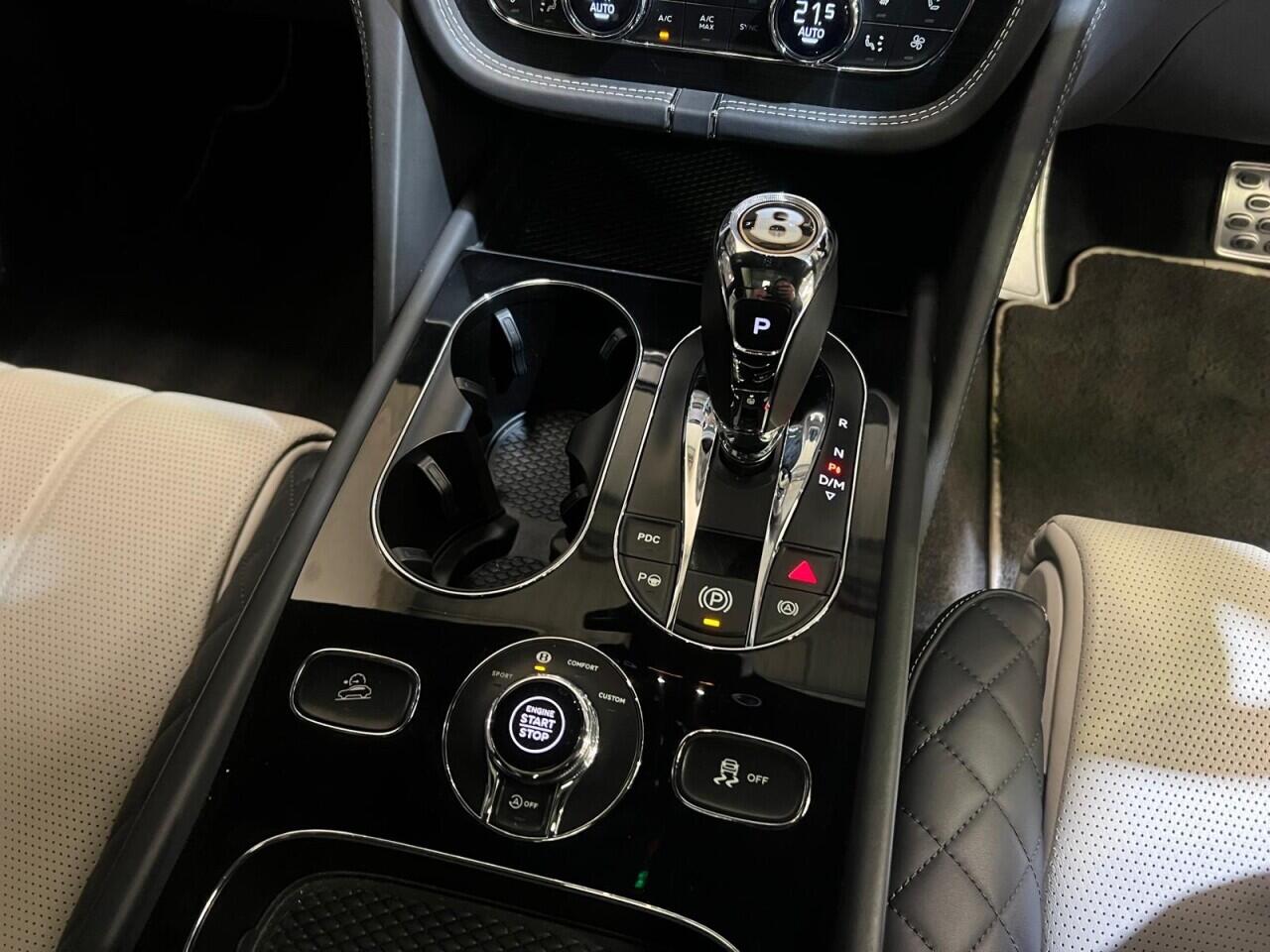 Bentley Bentayga view 13