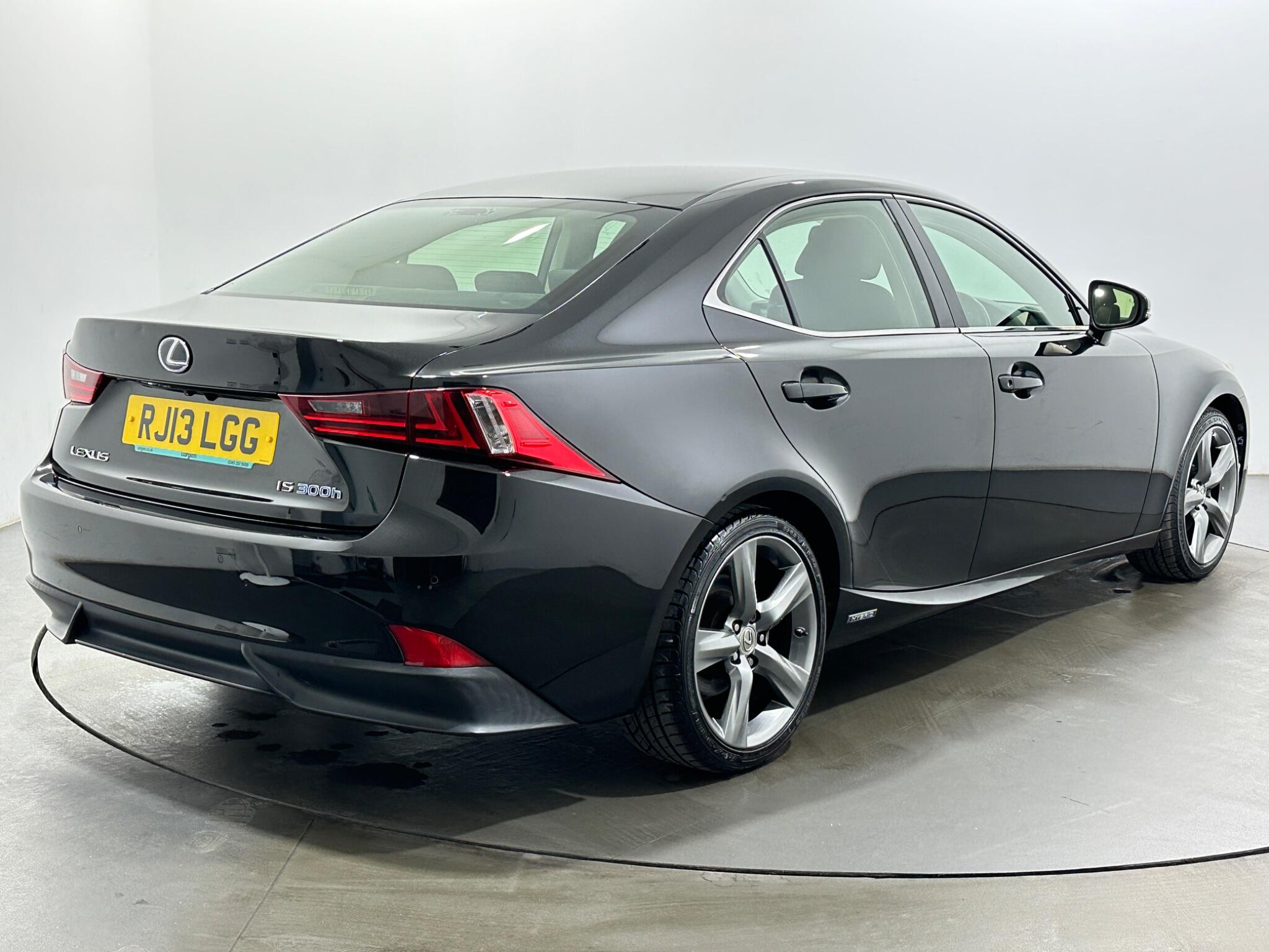 Lexus Is view 8
