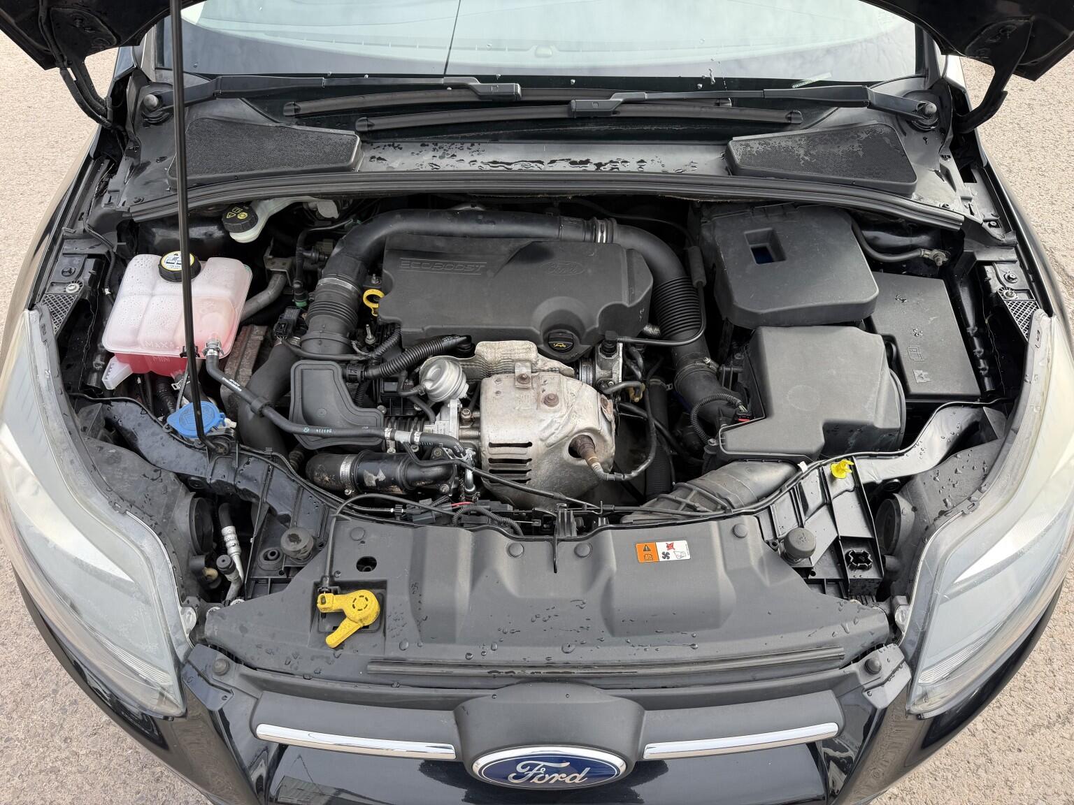 Ford Focus view 14
