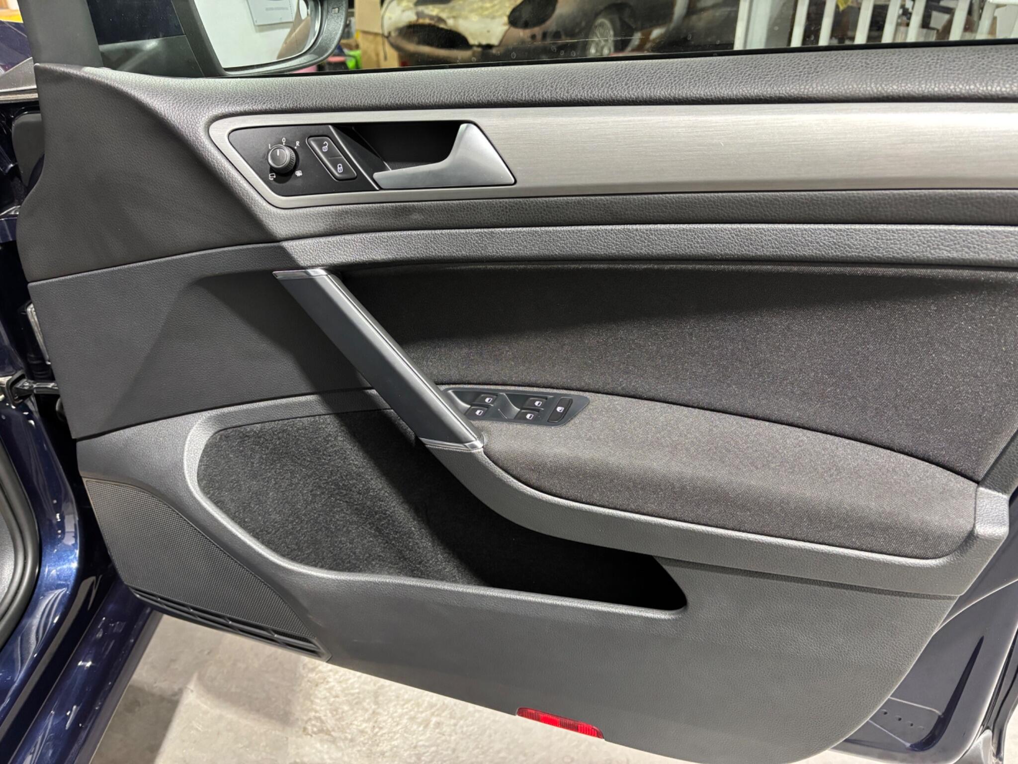Volkswagen Golf view 21