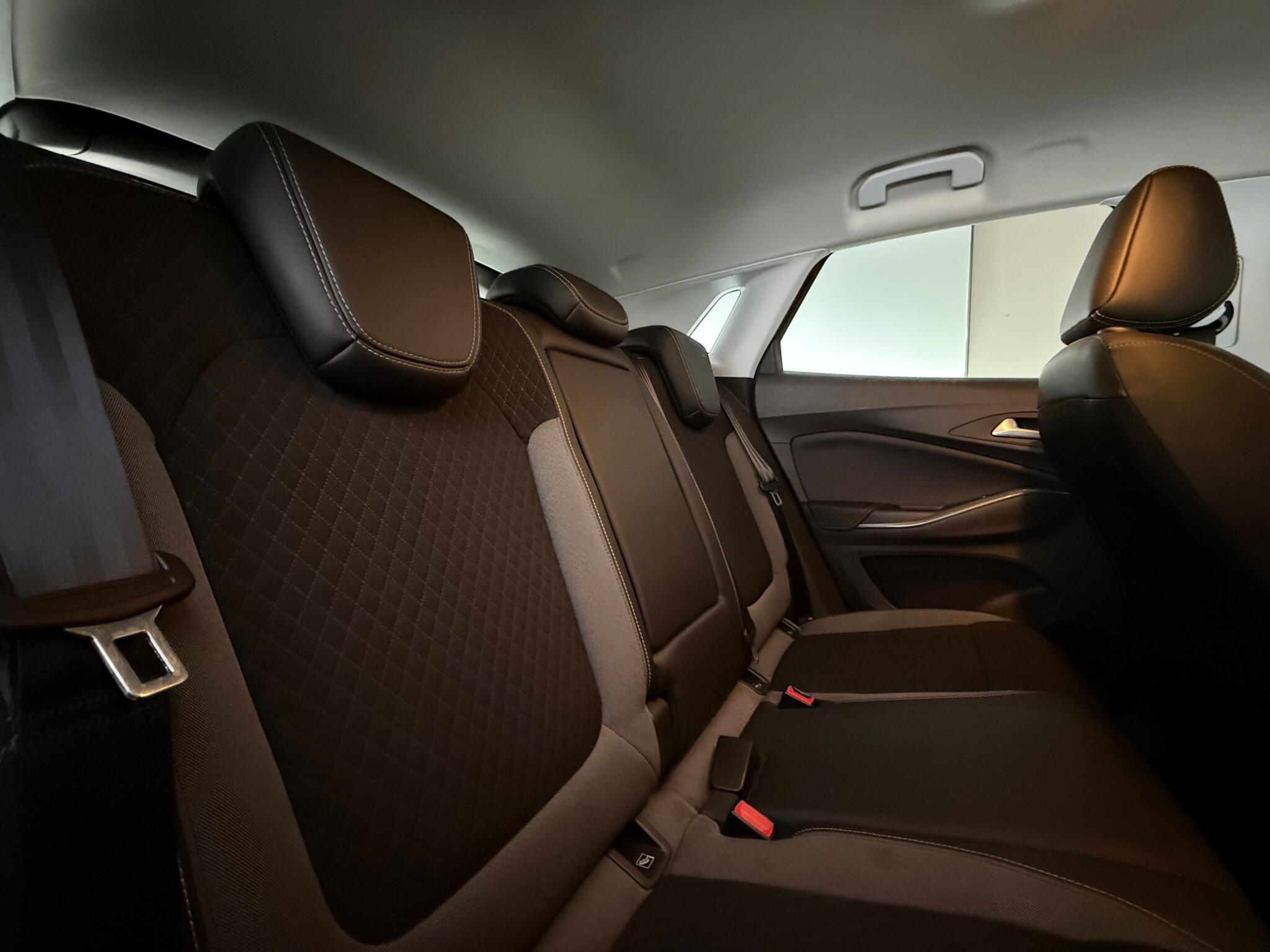 Vauxhall Grandland X view 38