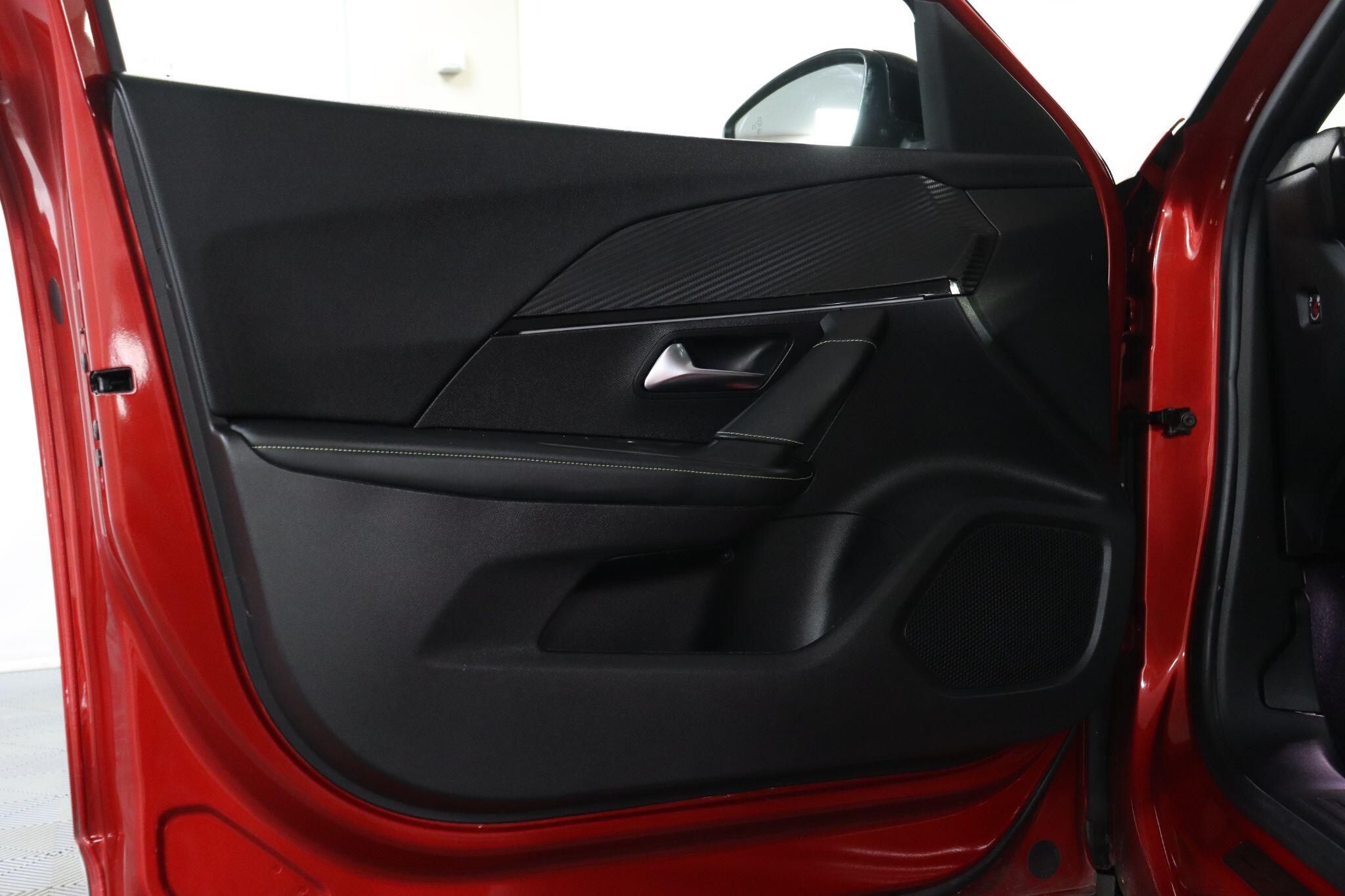 Peugeot E-2008 view 45