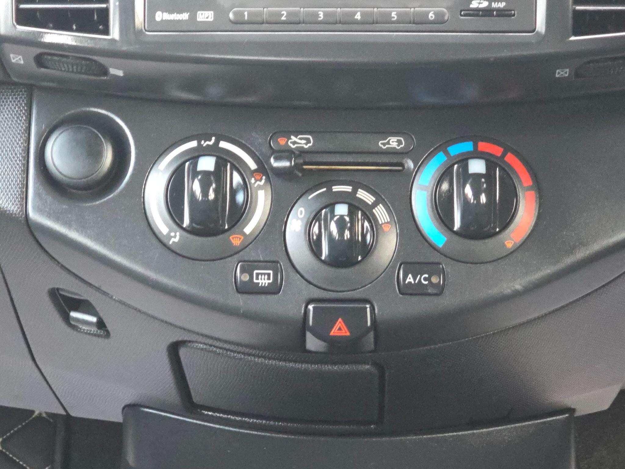 2009 Nissan Micra image 25