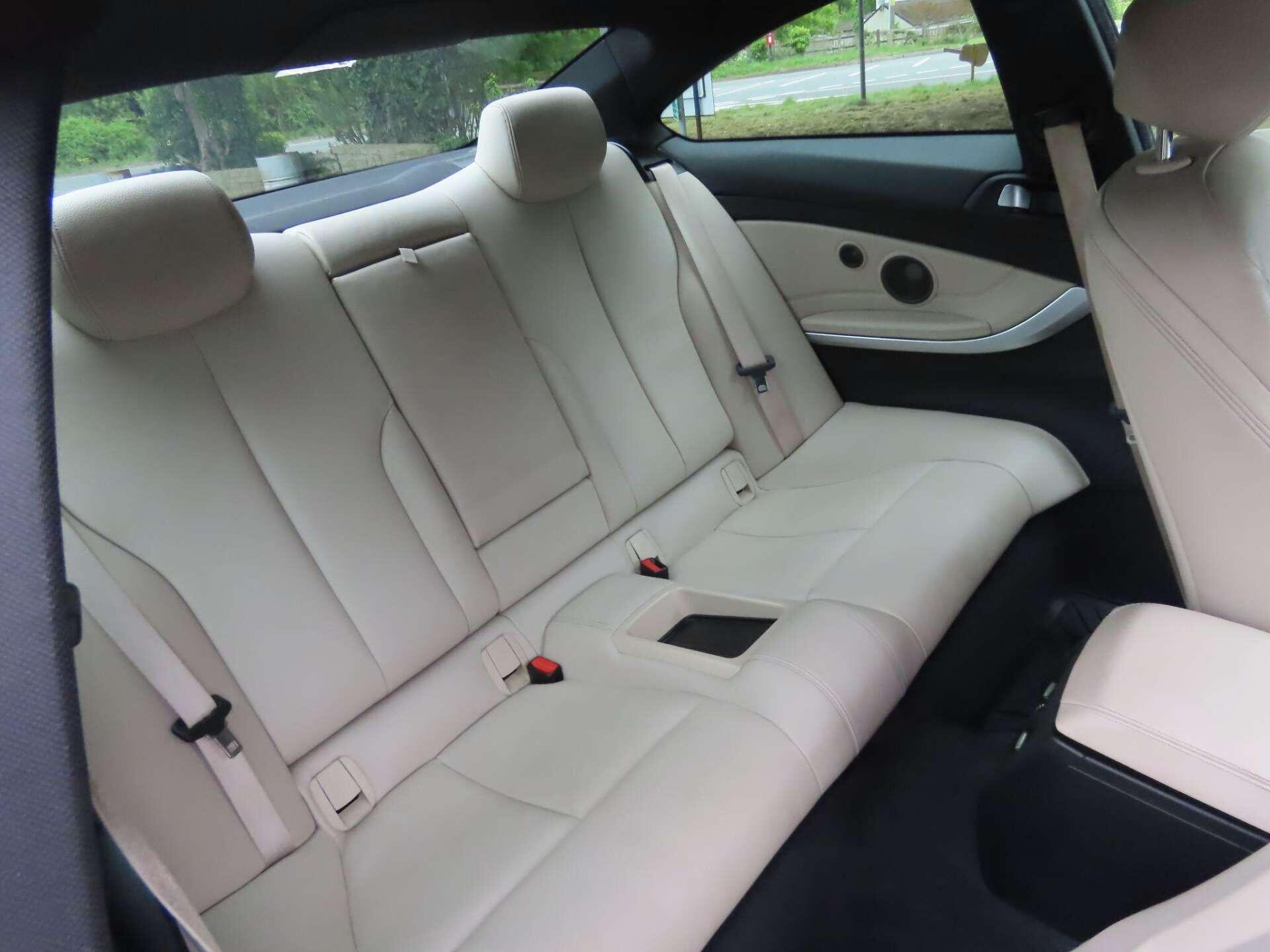 BMW 4 Series view 11