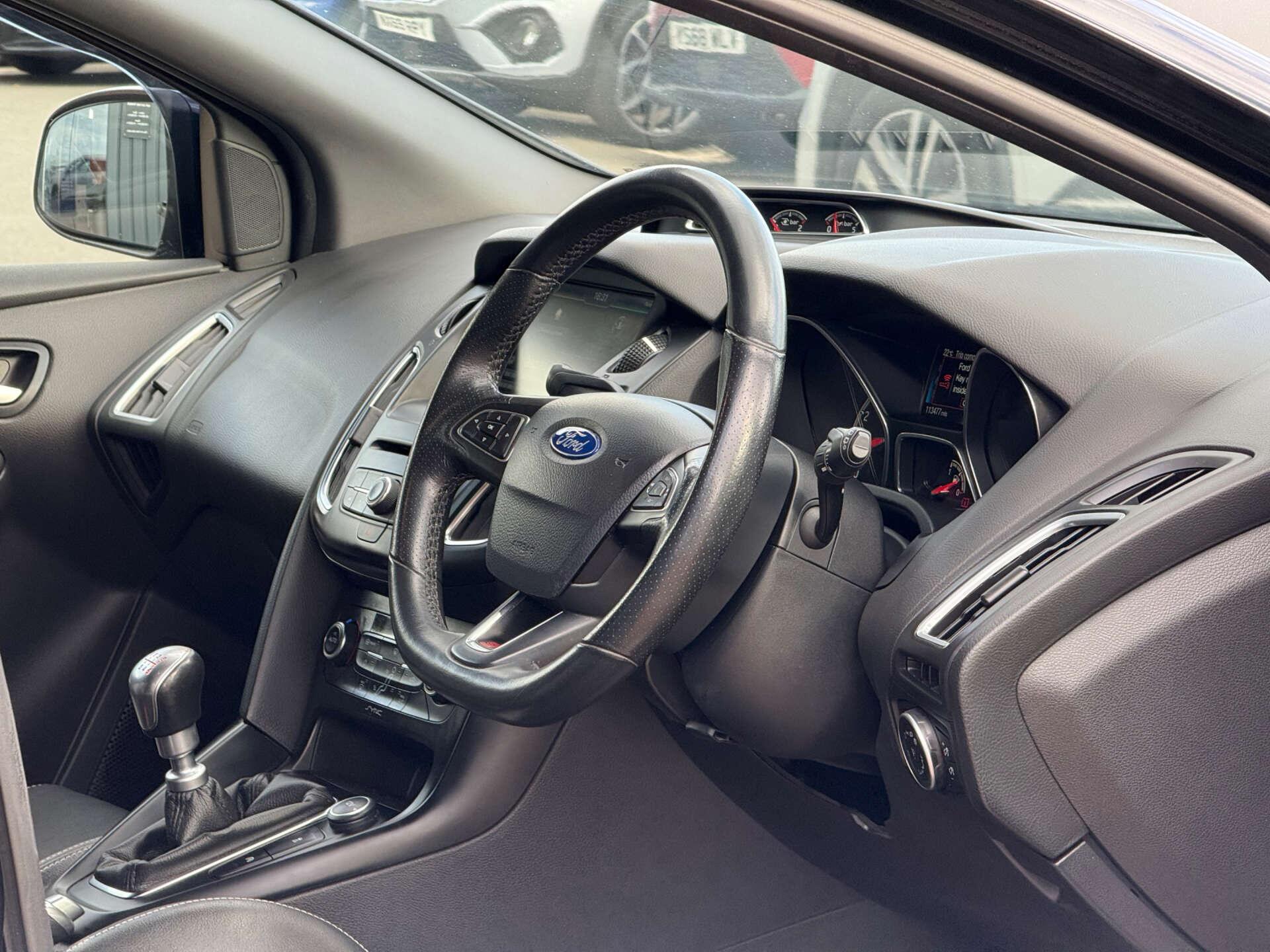 Ford Focus view 39
