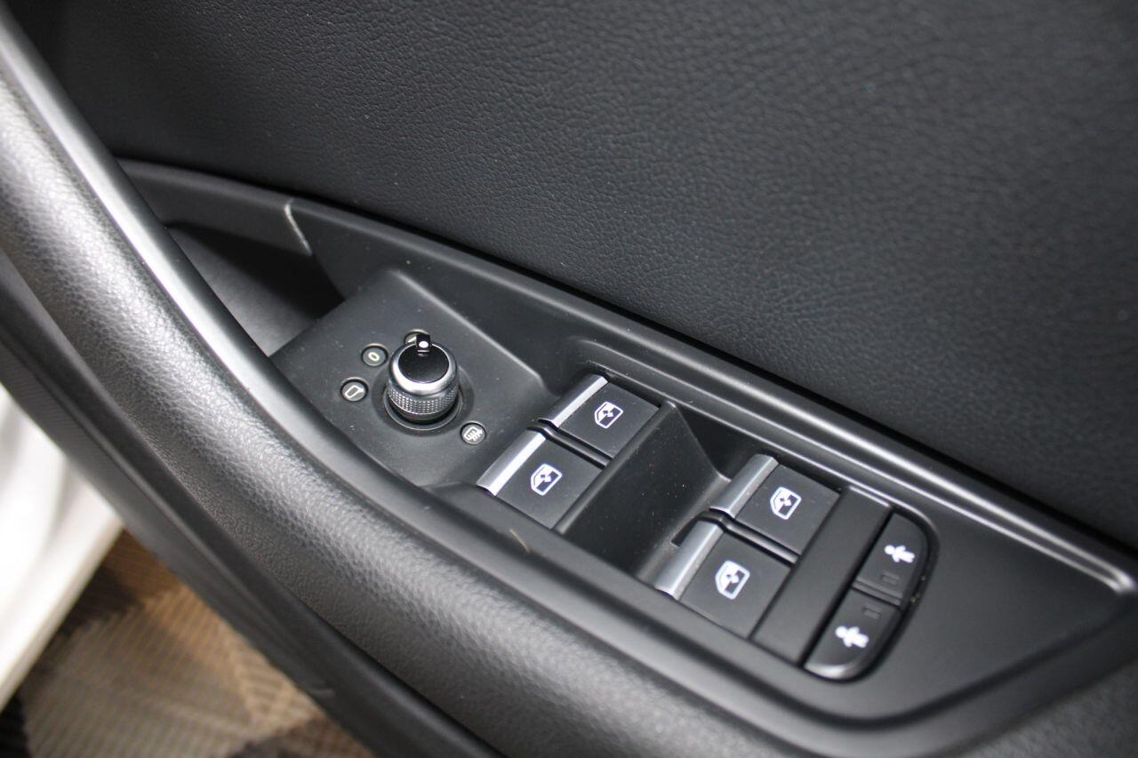 Audi A4 view 13