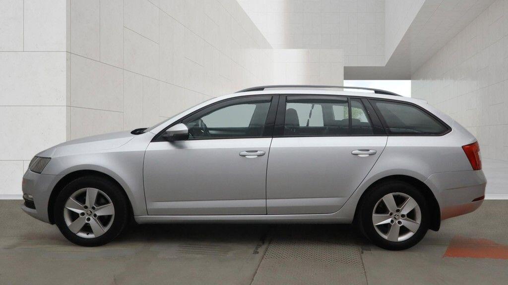 Skoda Octavia view 12