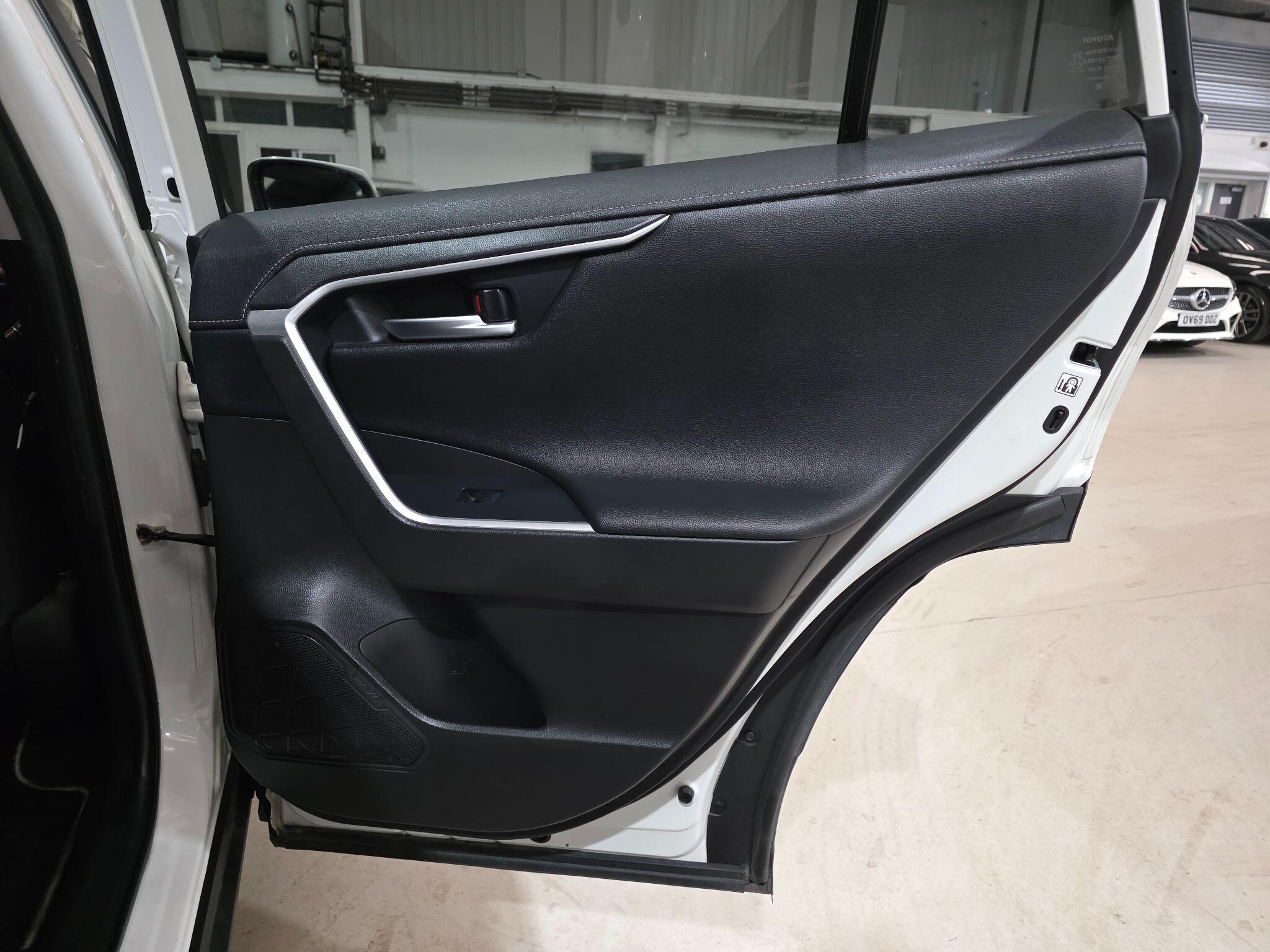 Toyota Rav4 view 23