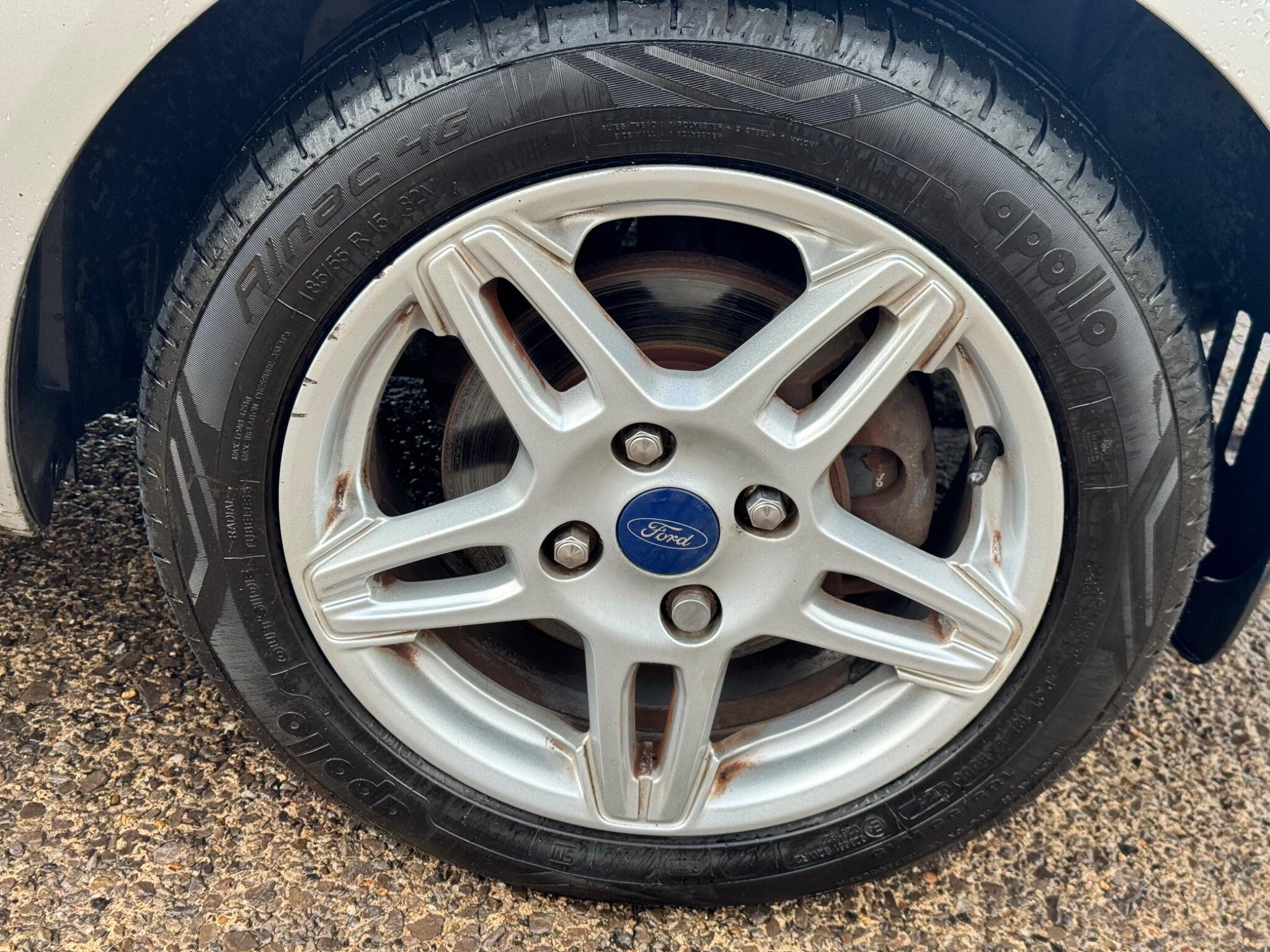 Ford Fiesta view 39