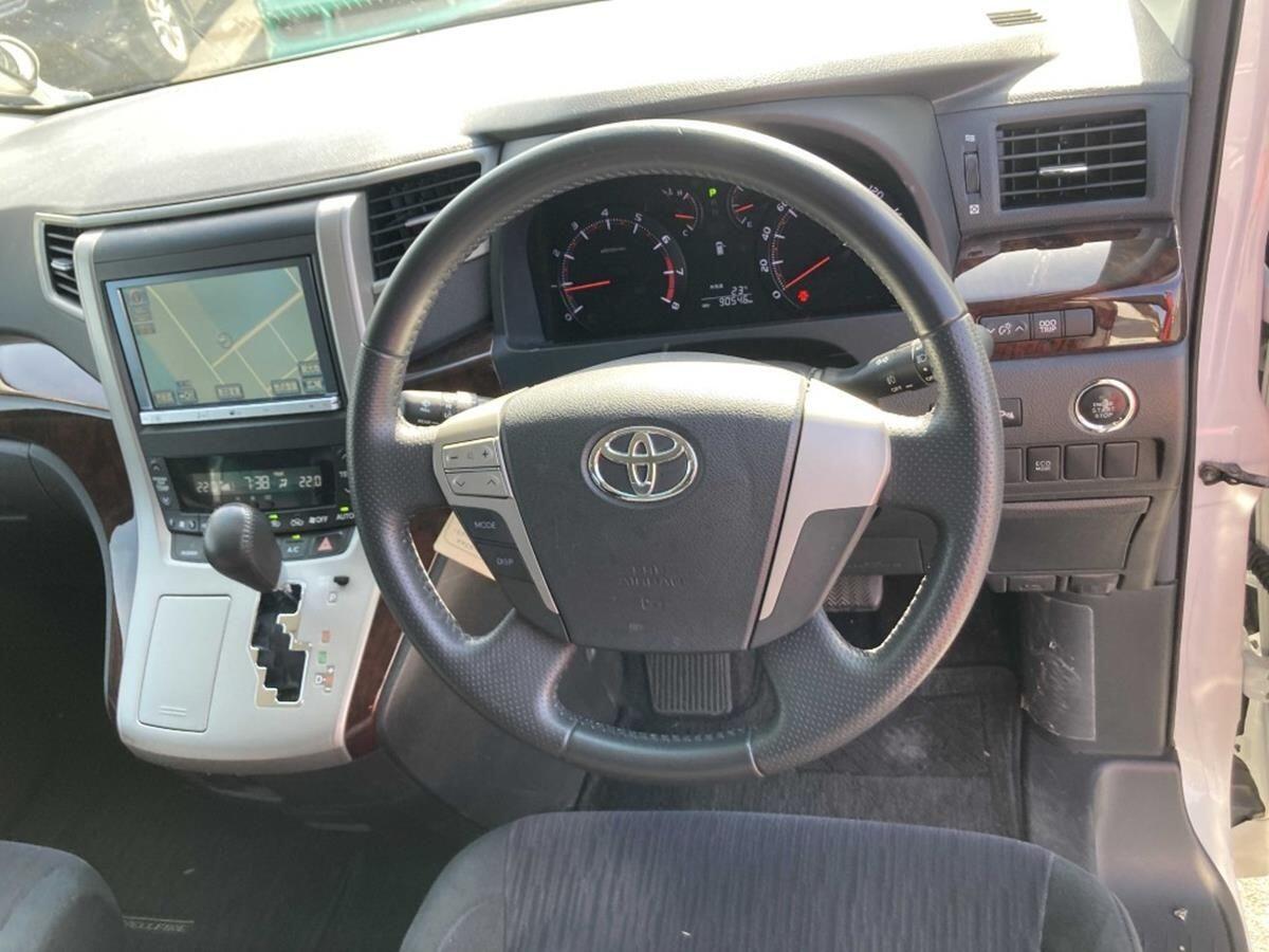 Toyota Vellfire view 2