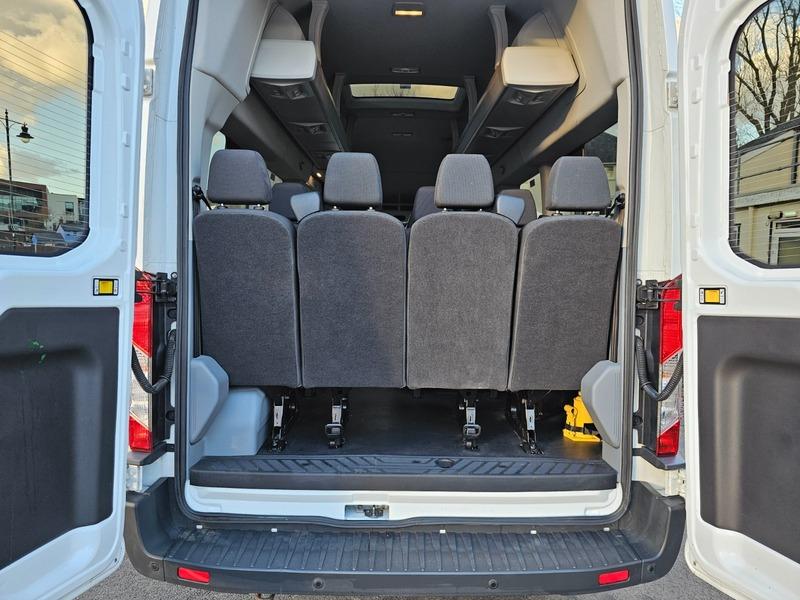 2018 Ford Transit 2.2 TDCi 460 HDT Trend Minibus 5dr Diesel Manual L4 H3 (18 seats) (196 g/km, 123 bhp) • 9,875 miles image 25