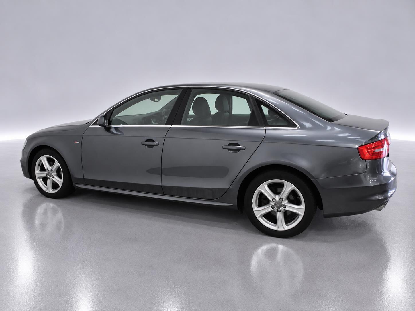 Audi A4 view 10