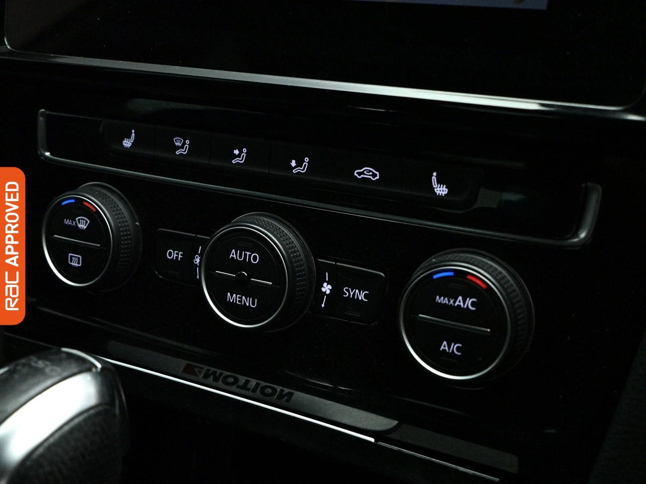 Volkswagen Golf view 18