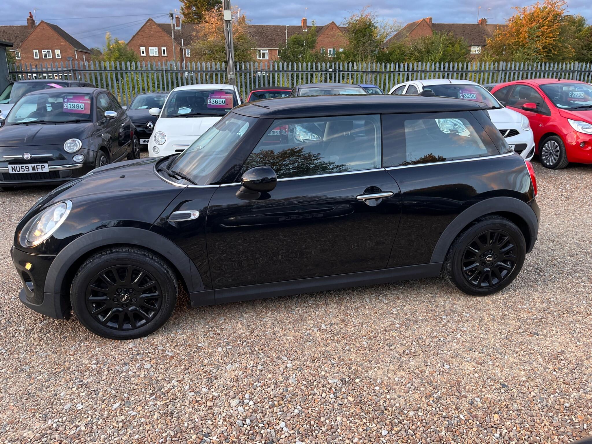 MINI Hatch view 13