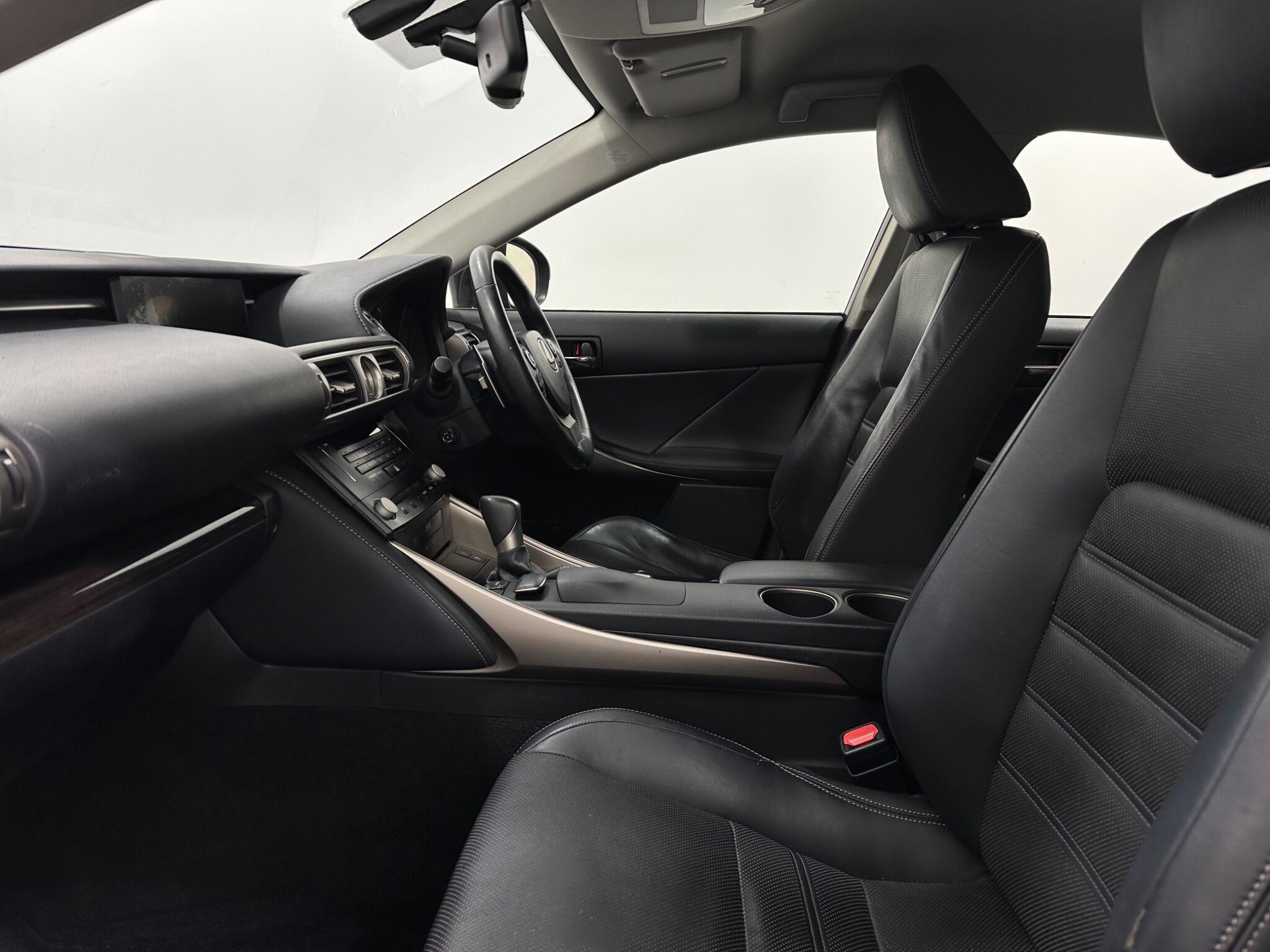 Lexus Is view 37