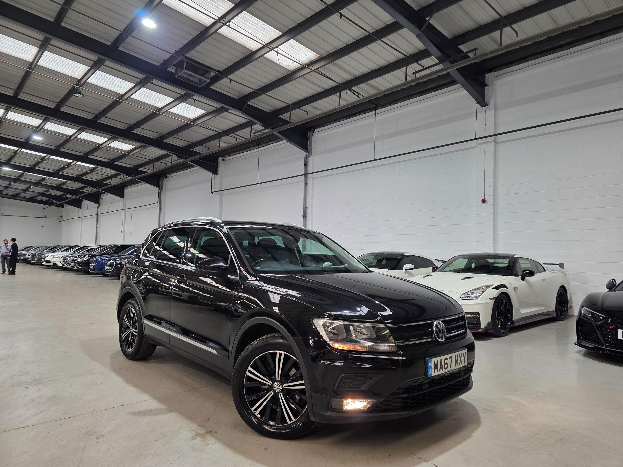 Volkswagen Tiguan view 3
