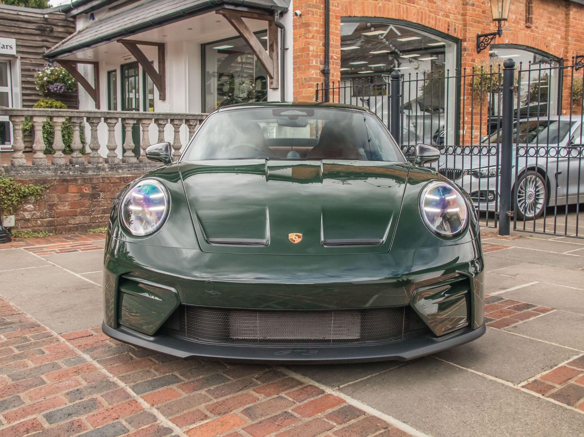 Porsche 911 view 6