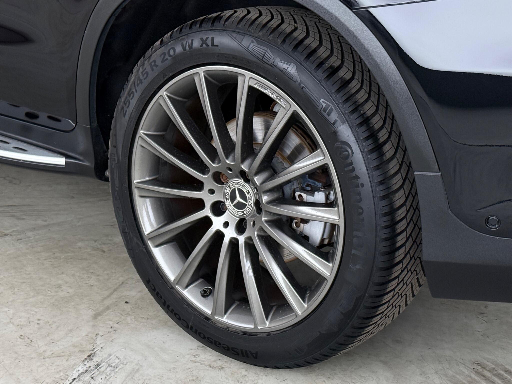 Mercedes-Benz GLC view 9