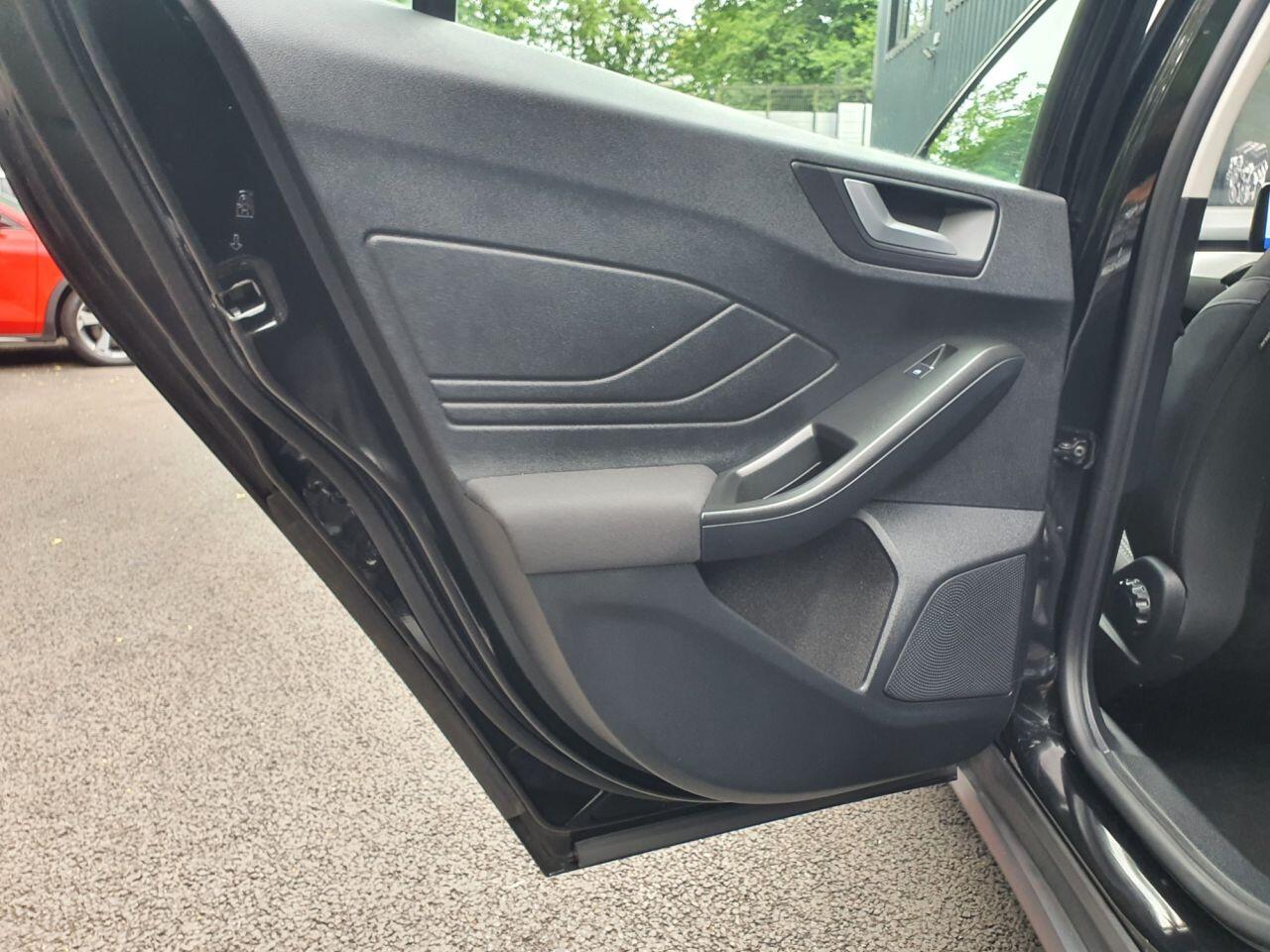 Ford Focus view 21