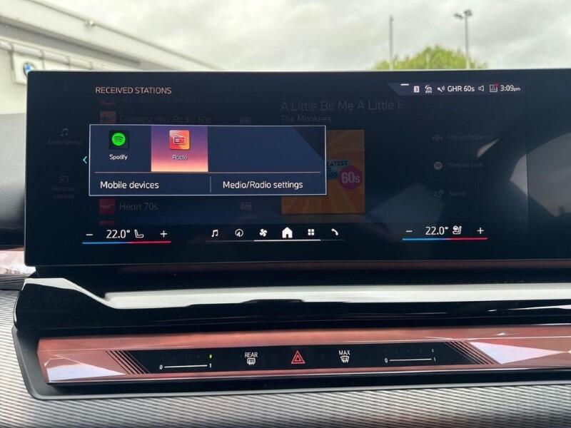 BMW 5 Series view 31