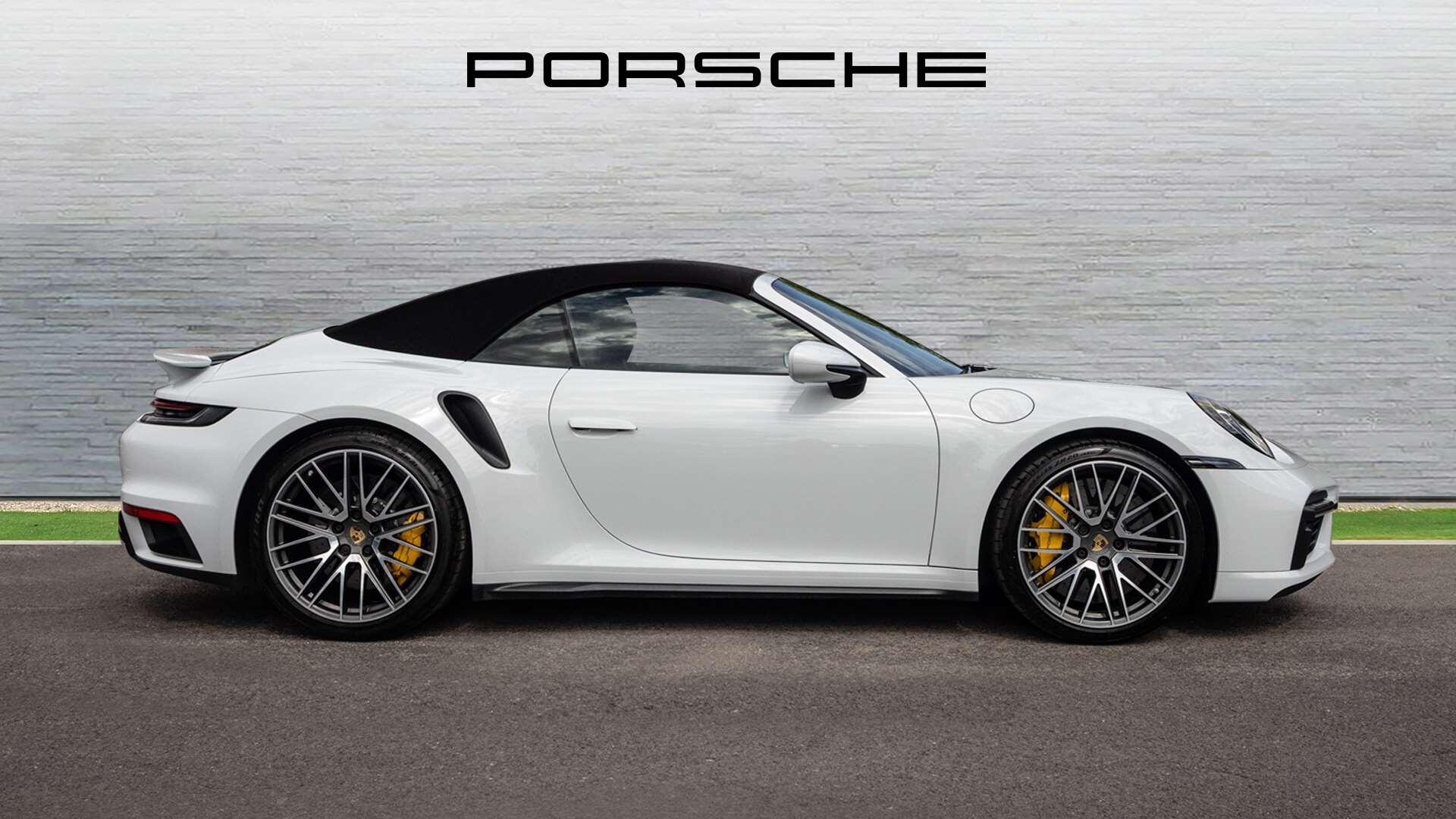 Porsche 911 view 9