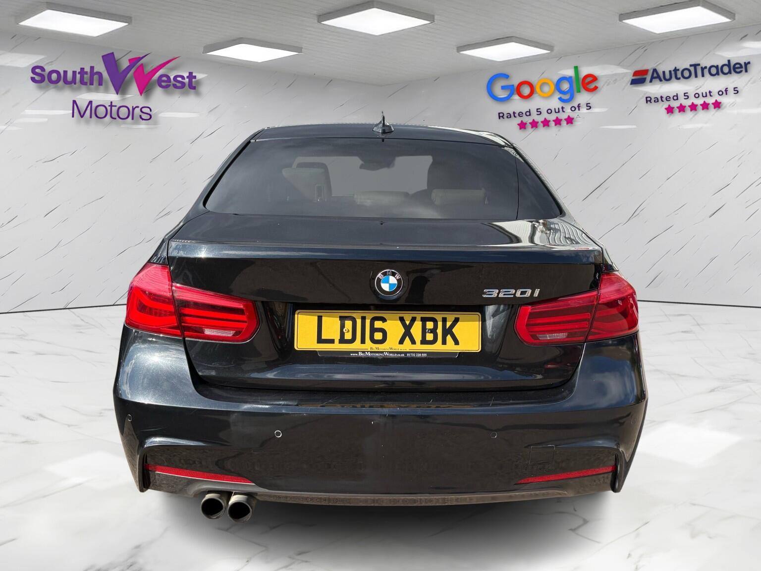 BMW 3 Series view 5