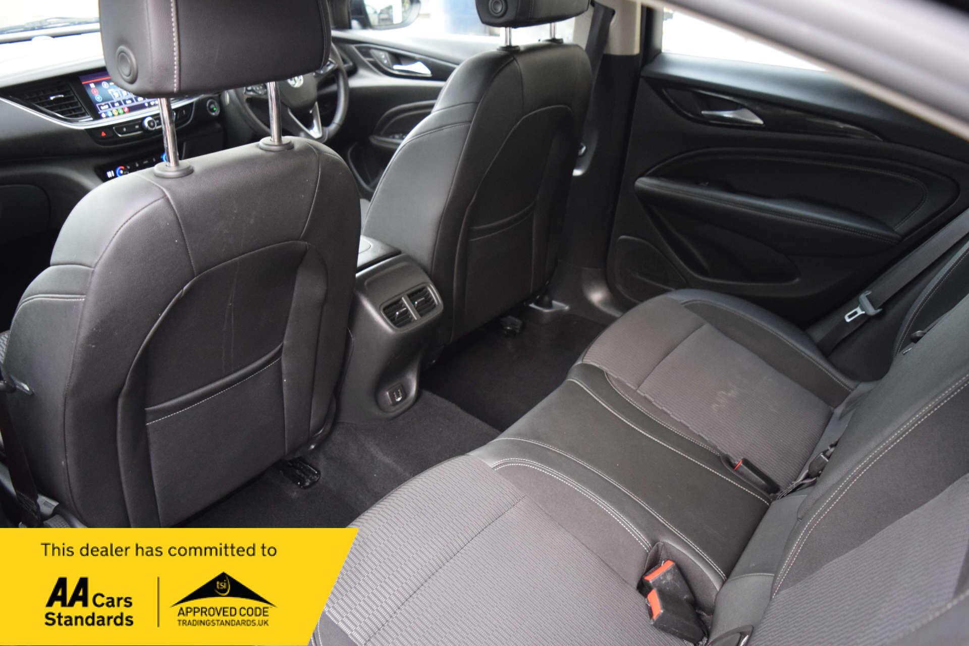 Vauxhall Insignia view 34