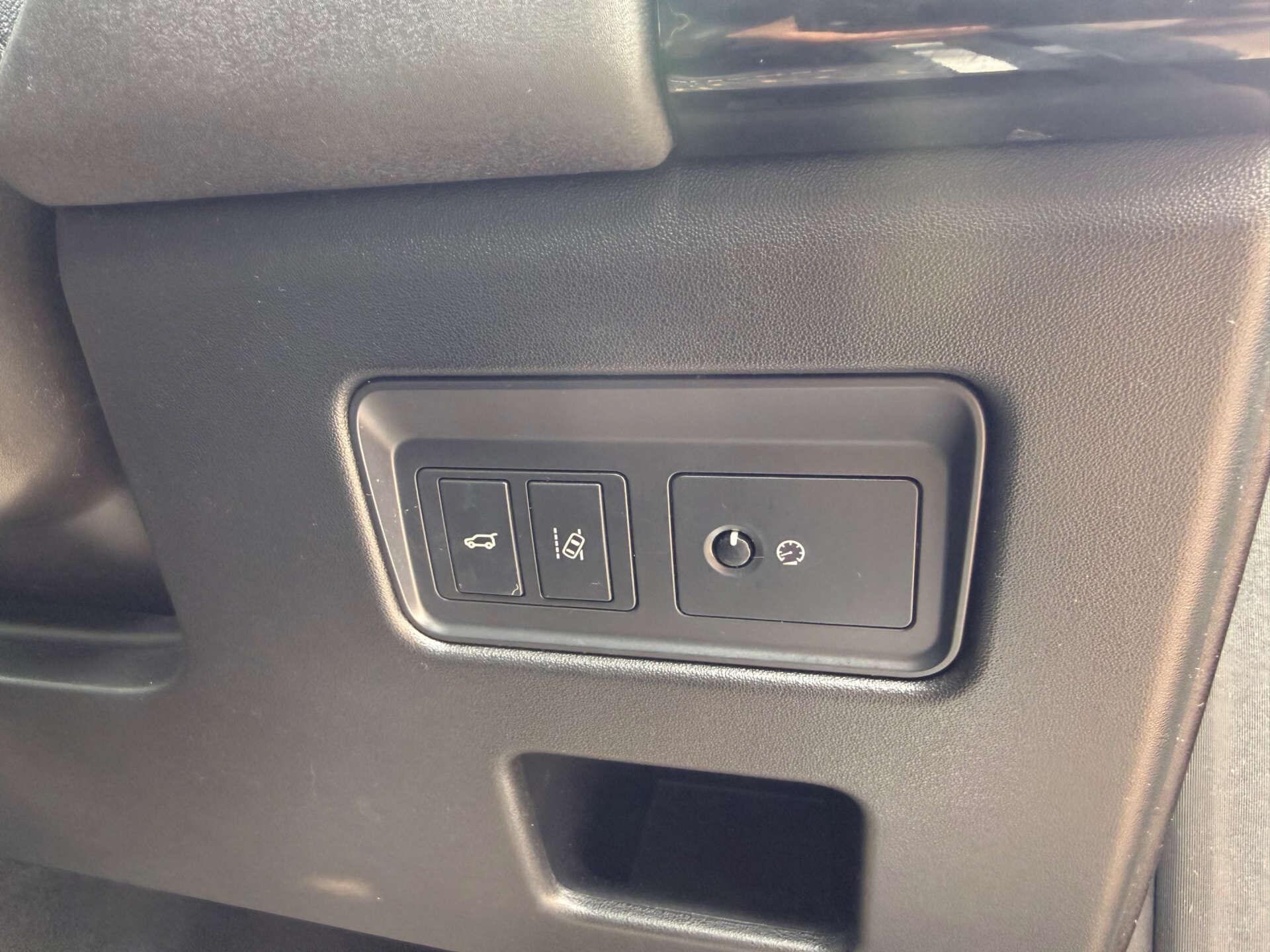 Land Rover Discovery view 43