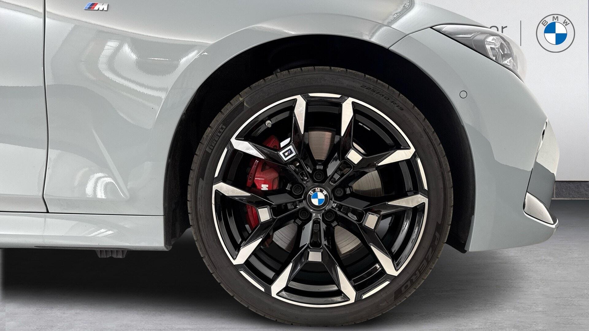 BMW 3 Series view 14