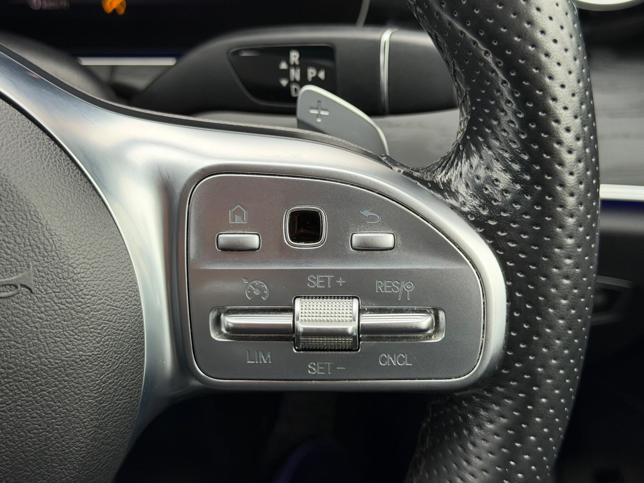 Mercedes-Benz E-Class view 25