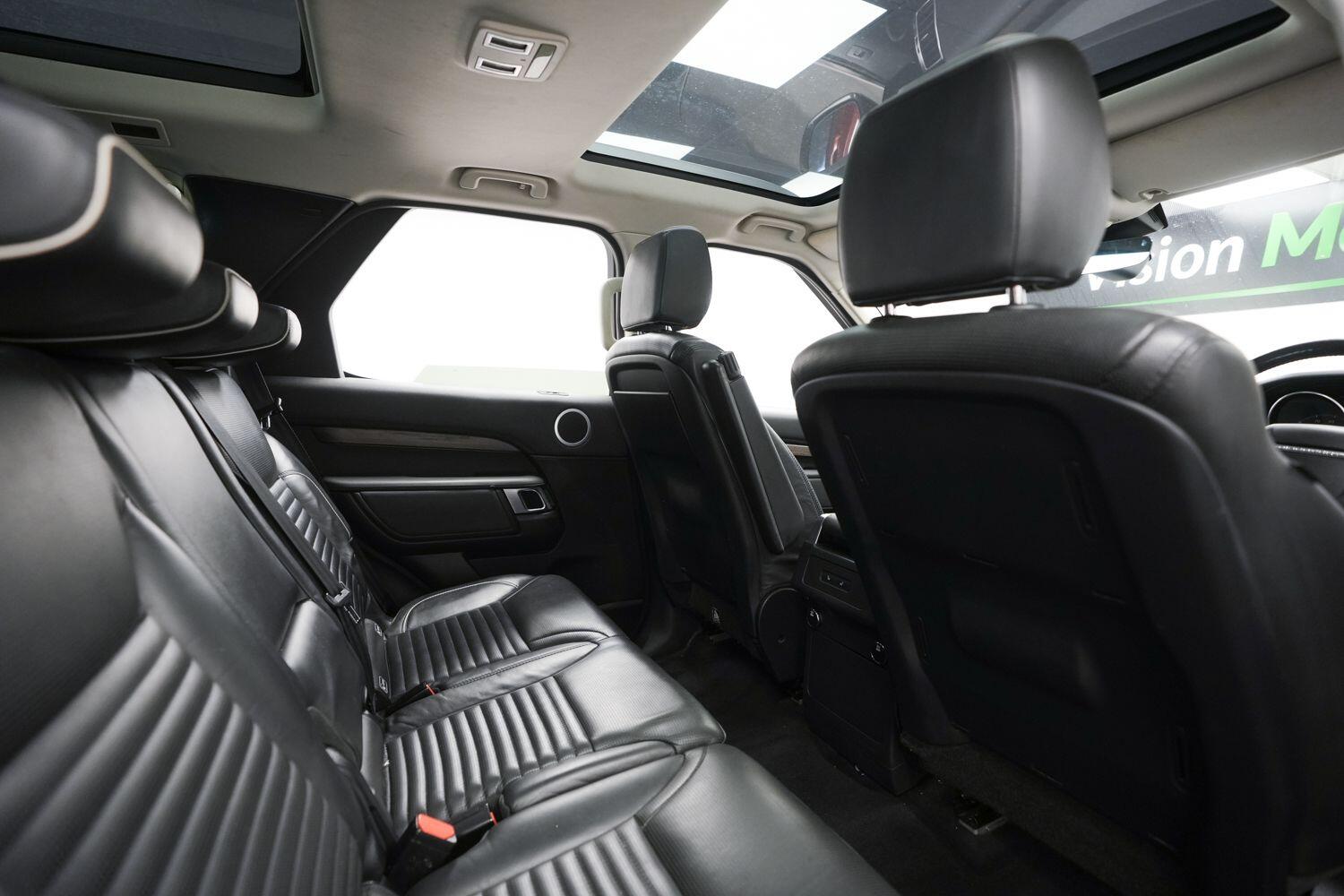 Land Rover Discovery view 15