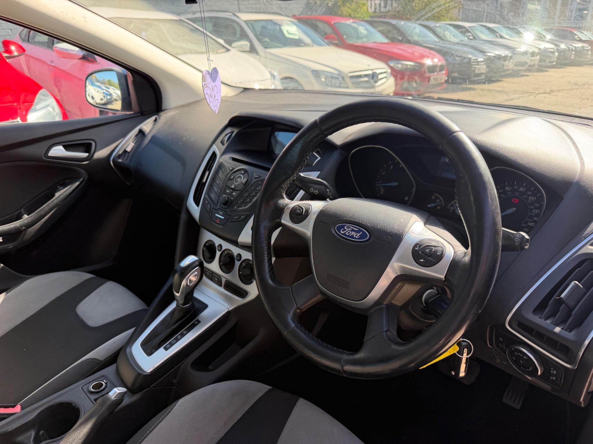 Ford Focus view 11