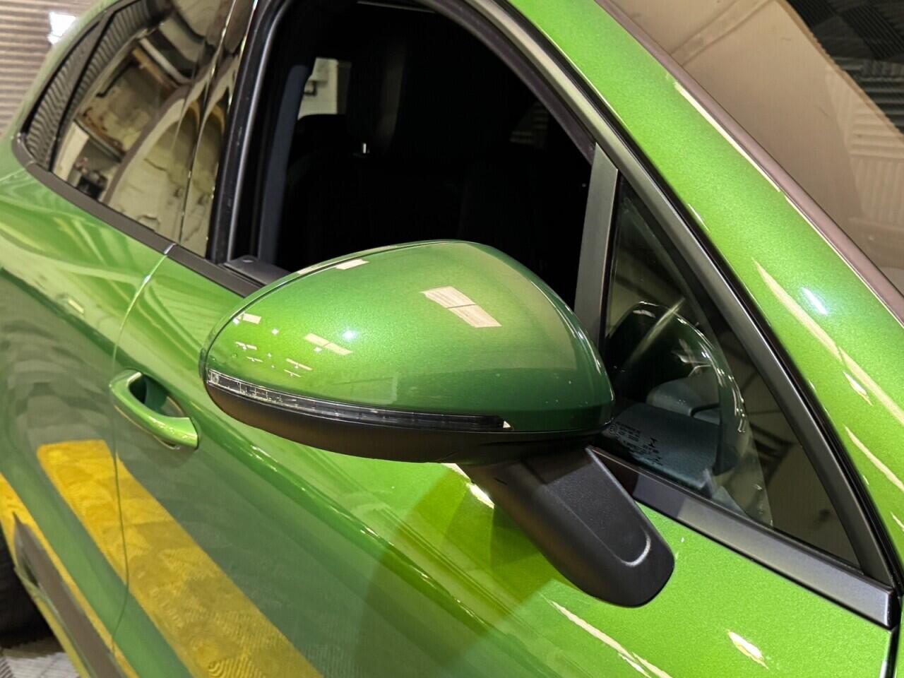 Porsche Macan view 8