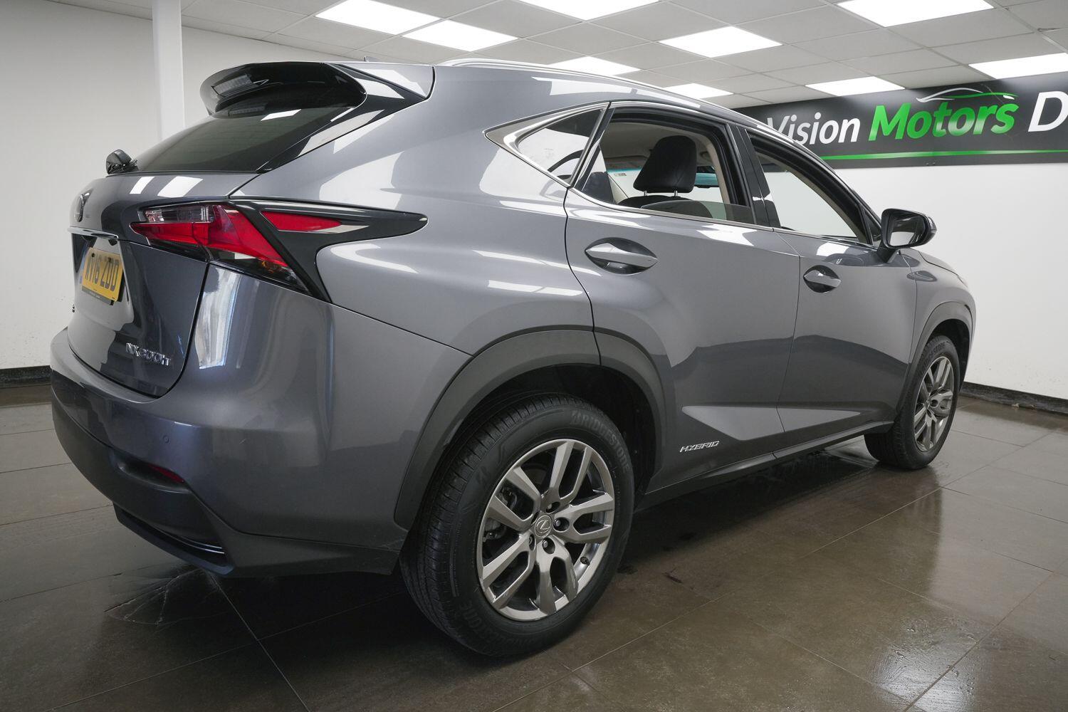 Lexus NX view 4