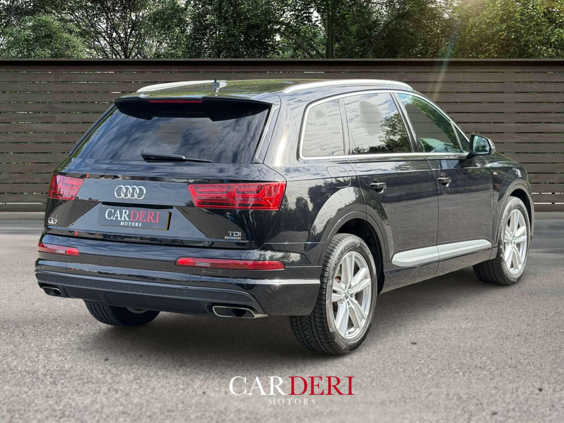Audi Q7 view 19