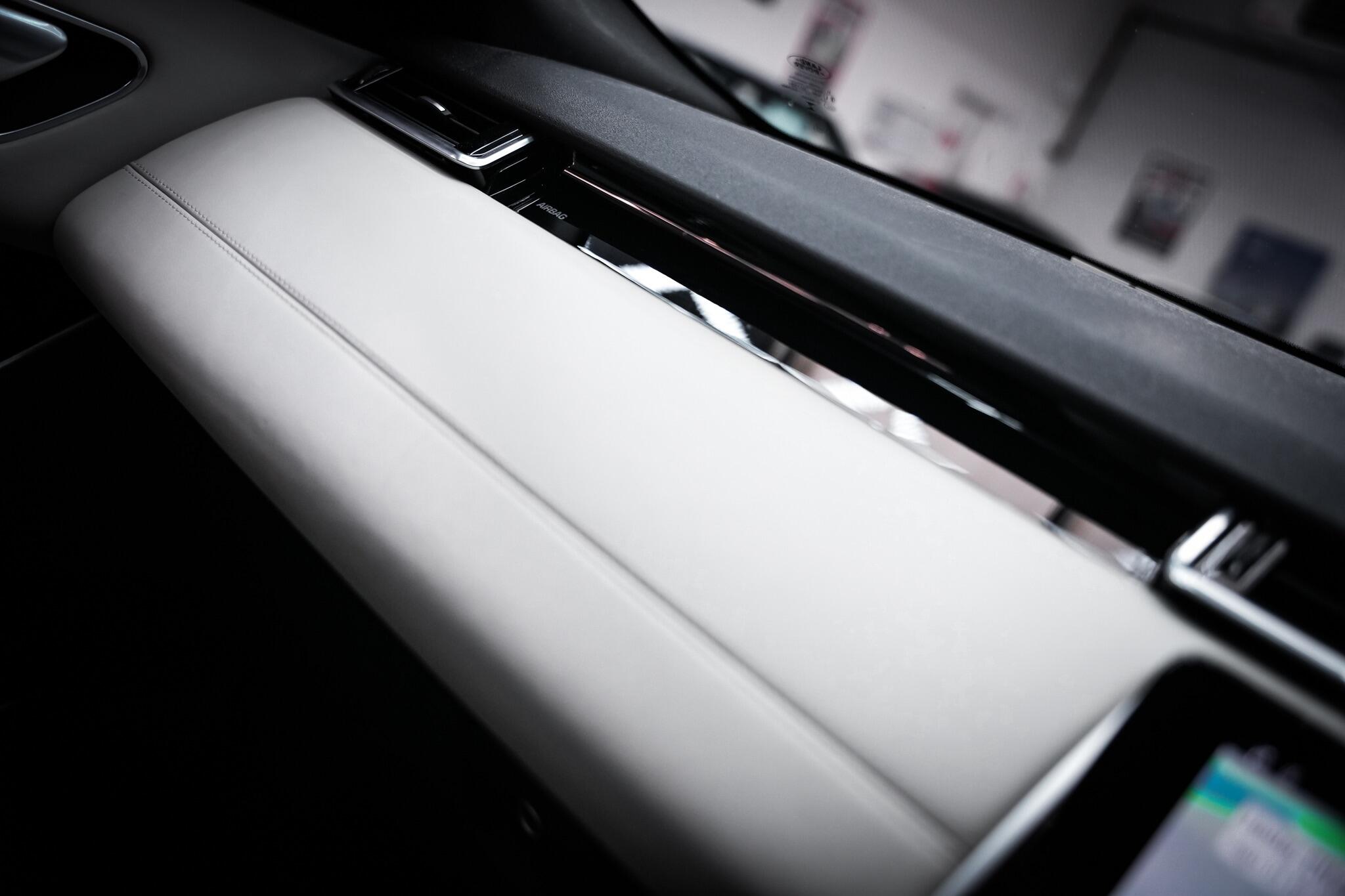 Land Rover Range Rover Velar view 45