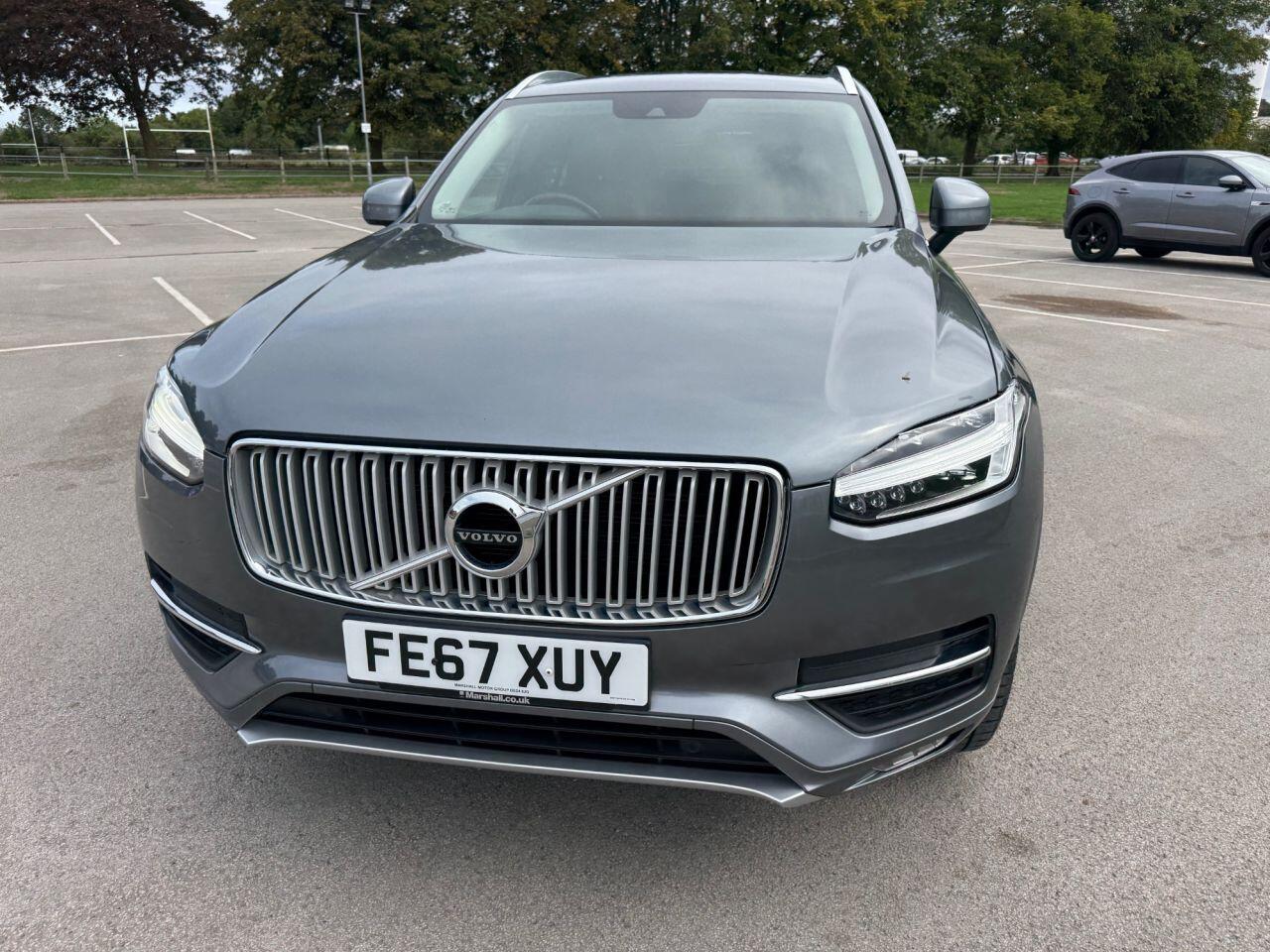 Volvo XC90 view 5