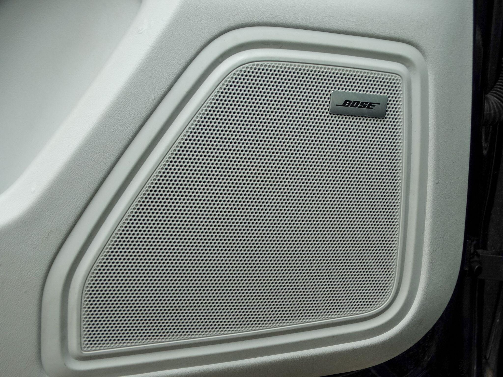 Porsche Macan view 9