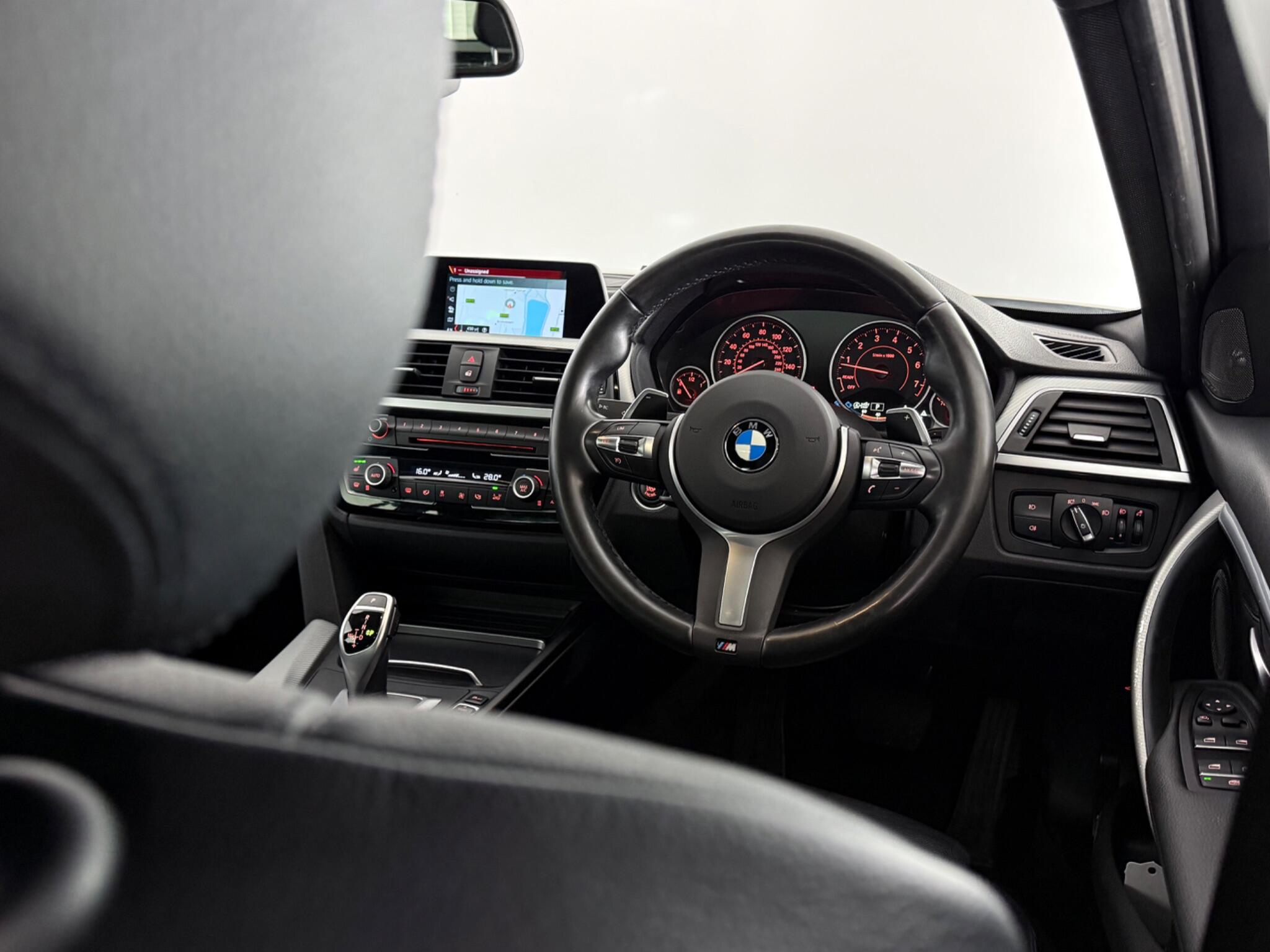 BMW 3 Series view 14