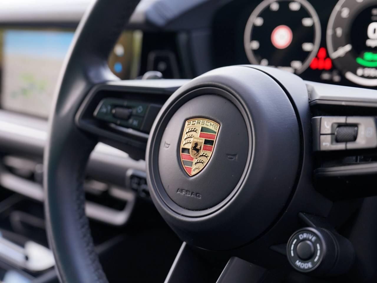 Porsche Cayenne view 28